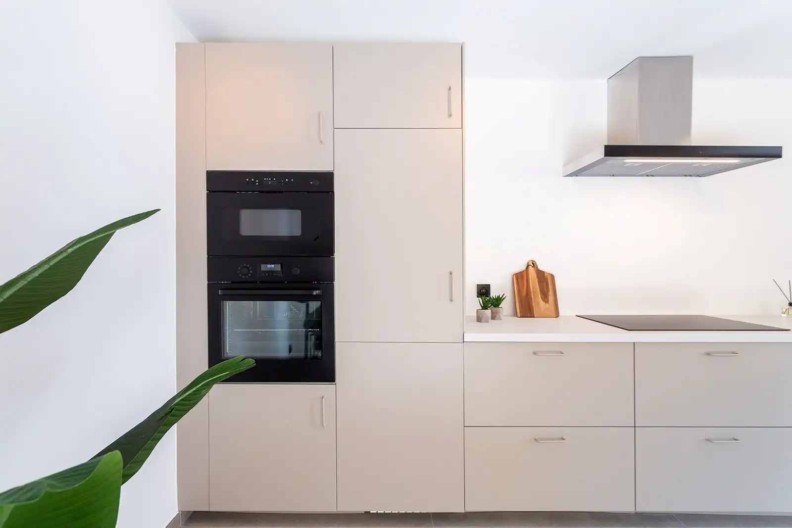 Volledig gerenoveerde, instapklare woning (196 m²) met 5 slaapkamers, moderne keuken & tuin foto 3