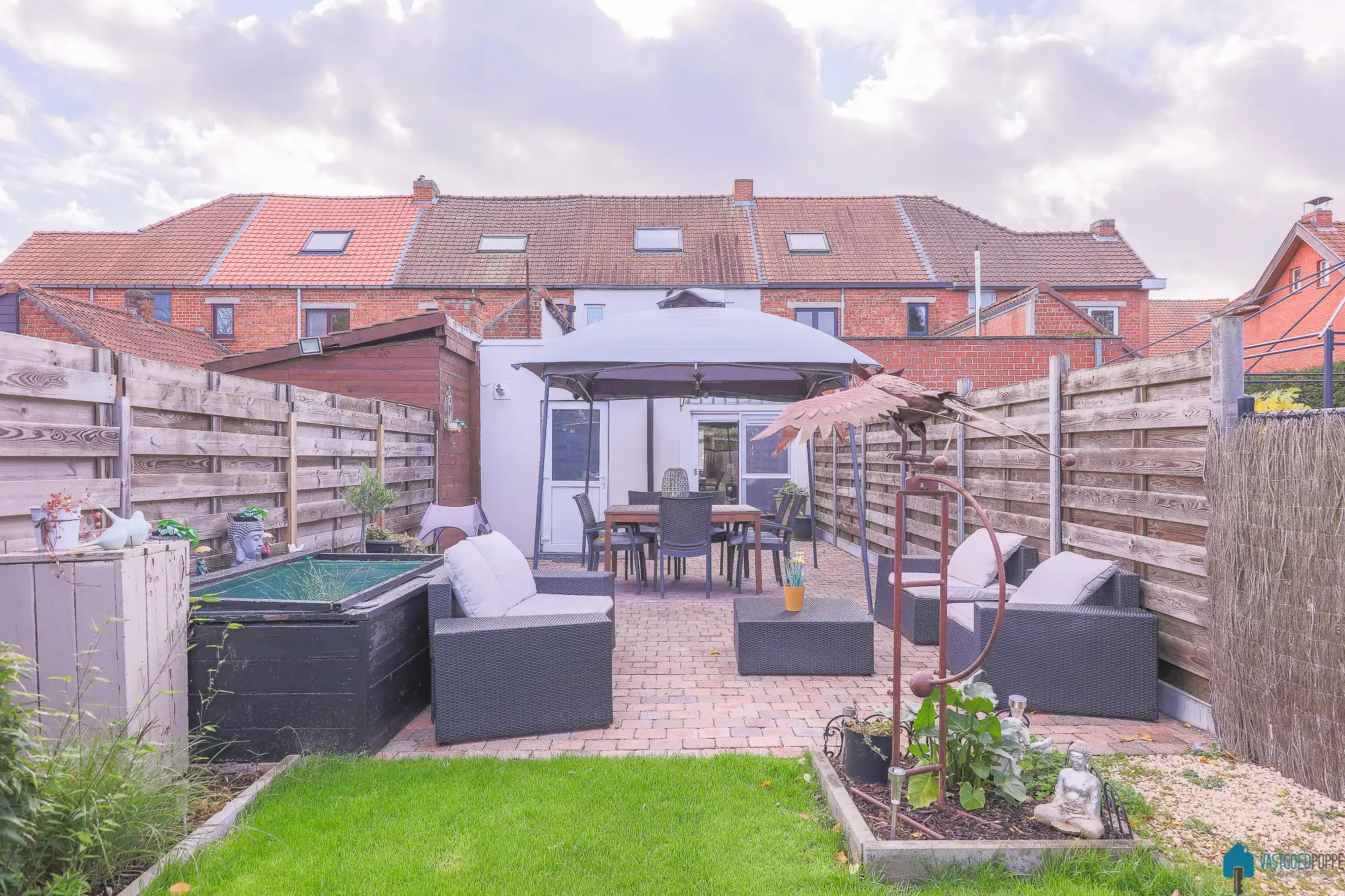 Gerenoveerde ééngezinswoning met tuin foto 15