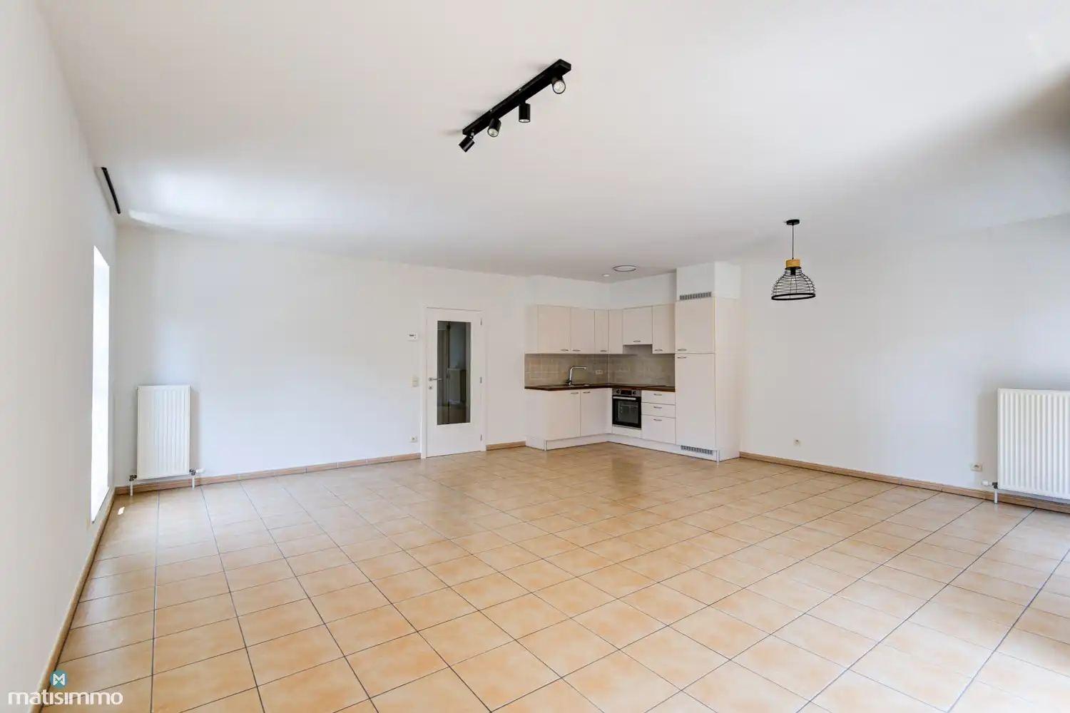 INSTAPKLAAR APPARTEMENT MET 2 SLAAPKAMERS EN PARKEERPLAATS AAN DE RAND VAN CENTRUM TONGEREN foto 4