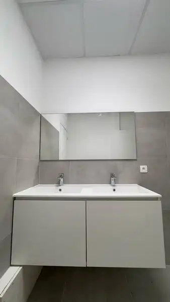 Gerenoveerde kantoorruimte te huur in Dionysius KMO center in Gent foto 13