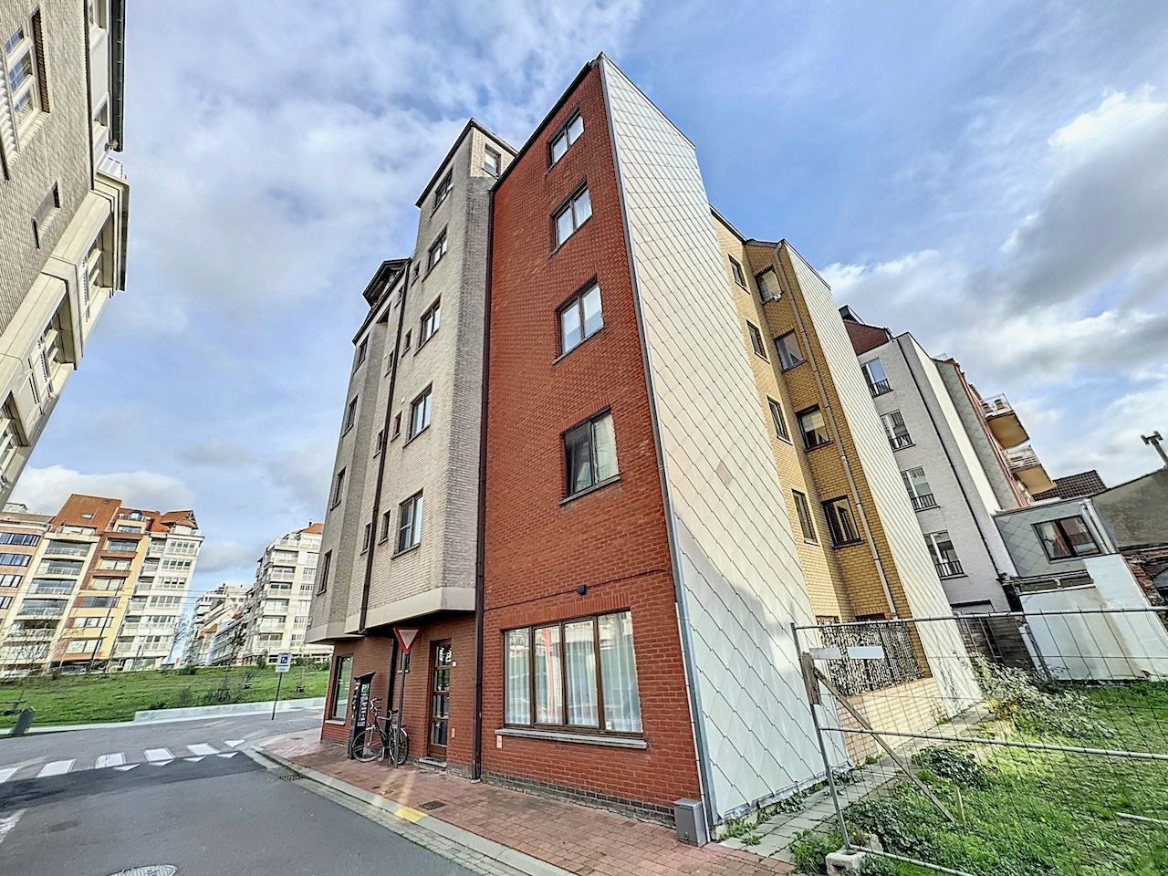 Gezellig gelijkvloers appartement op wandelafstand van de Graaf d'Ursellaan & de Zeedijk foto 18
