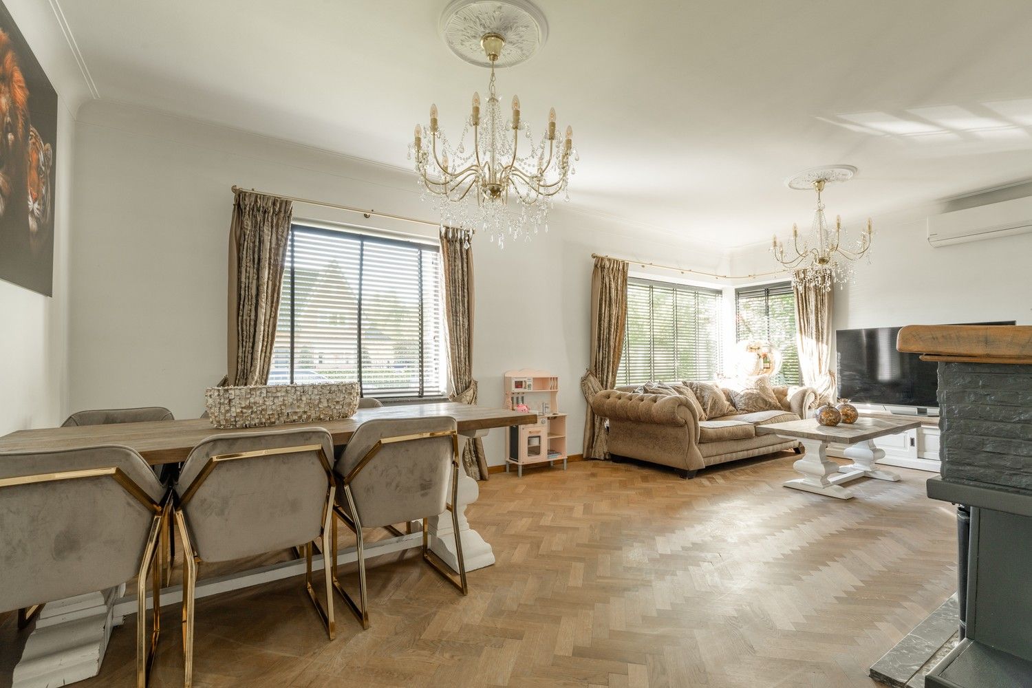 Gezellige, gerenoveerde gezinswoning met 3 slaapkamers op 903 m², vlak bij de Nederlandse grens! foto 5