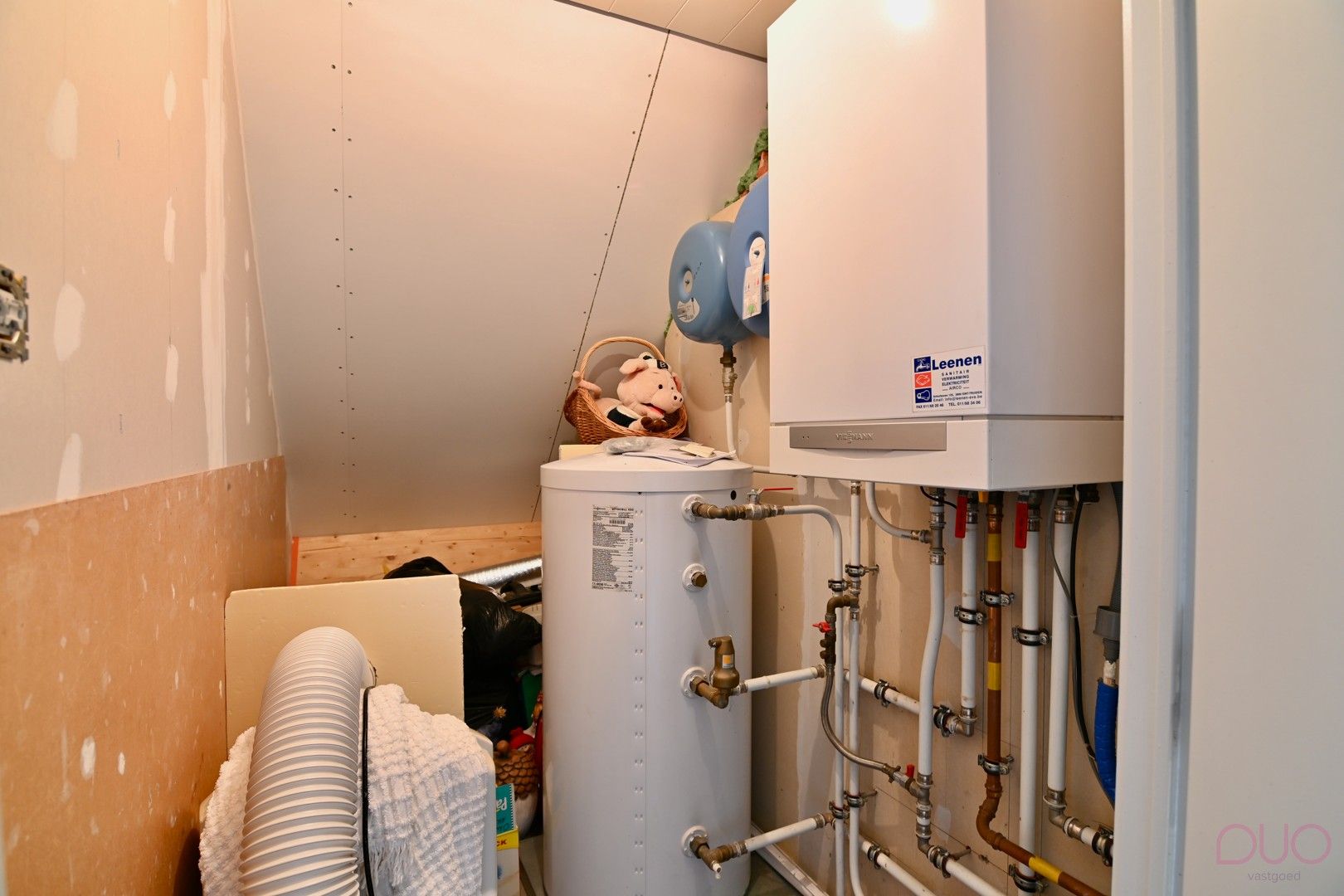Instapklare halfopen bebouwing met drie slaapkamers en twee badkamers, vlakbij Provinciaal domein Nieuwenhoven foto 17