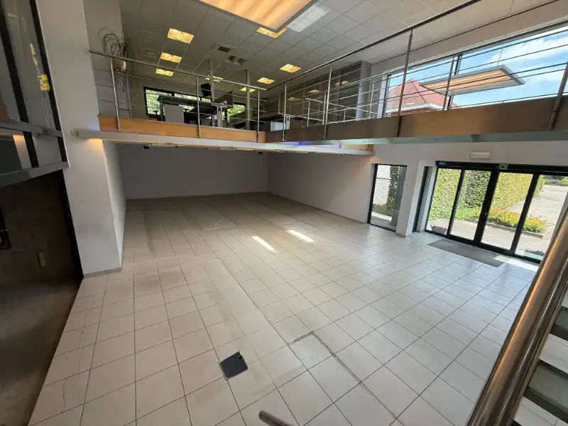 Instapklaar bedrijfsgebouw van 758 m² foto 6