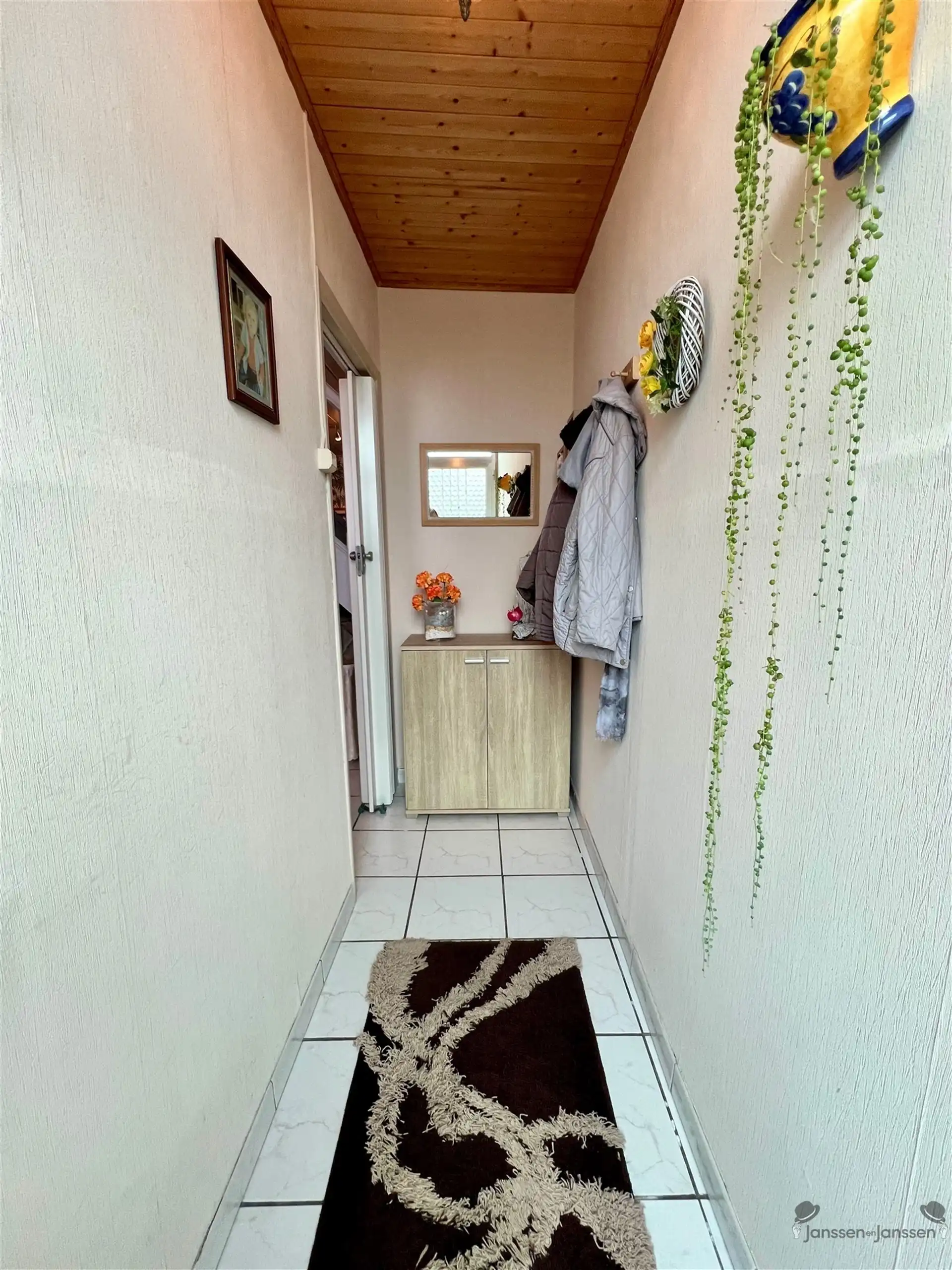 Te renoveren woning met tuin foto 14