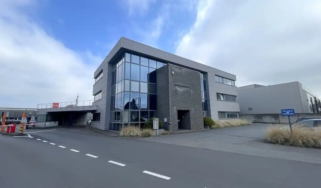 Ingedeelde kantoorruimte met parking te huur in Aartselaar foto 16