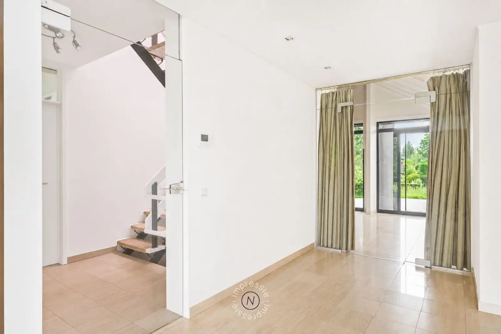 Stijlvolle split-levelvilla met veel licht en ruimte foto 9