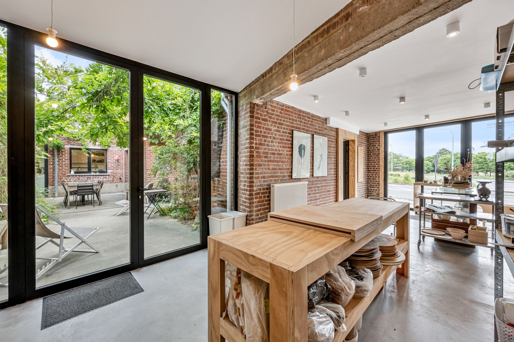 Architecturaal verbouwde hoeve met binnenkoer foto 7