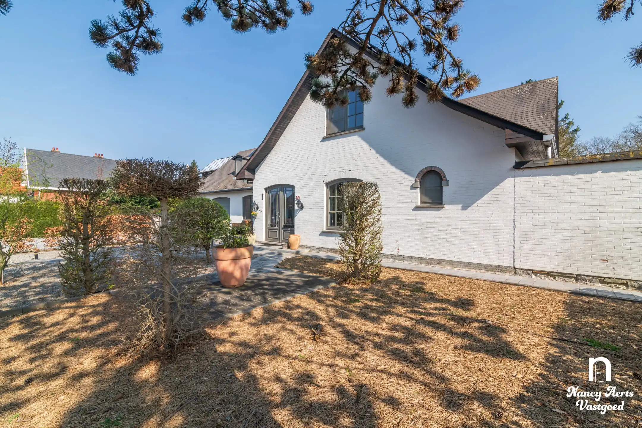 Ruime woning met karakter en talloze mogelijkheden foto 4