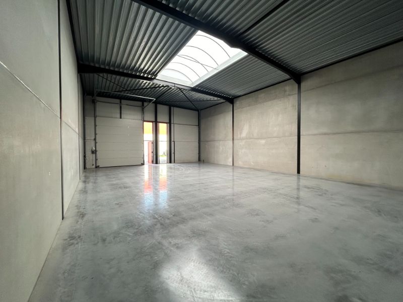 Nieuwbouw magazijn te huur in Evergem – uitstekende bereikbaarheid & kwalitatieve afwerking foto 3