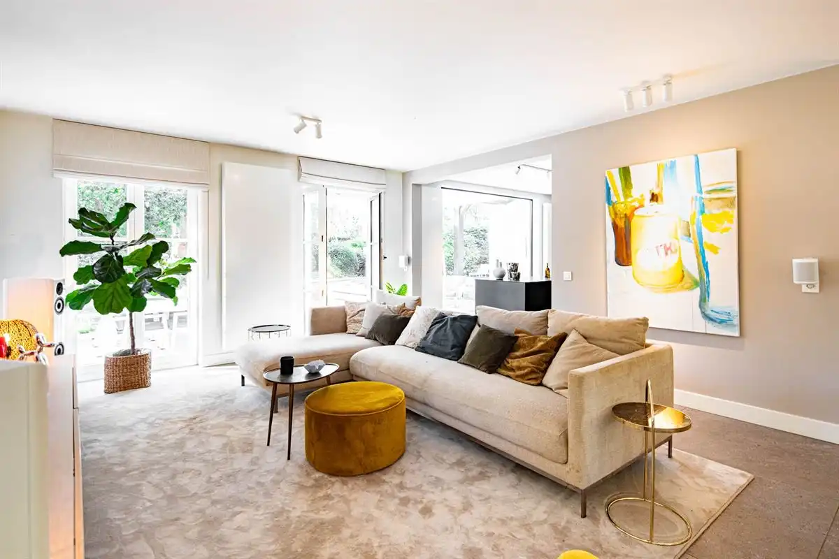 Stijlvol gerenoveerde villa op een uitzonderlijk groen perceel in Kapellenbos foto 3