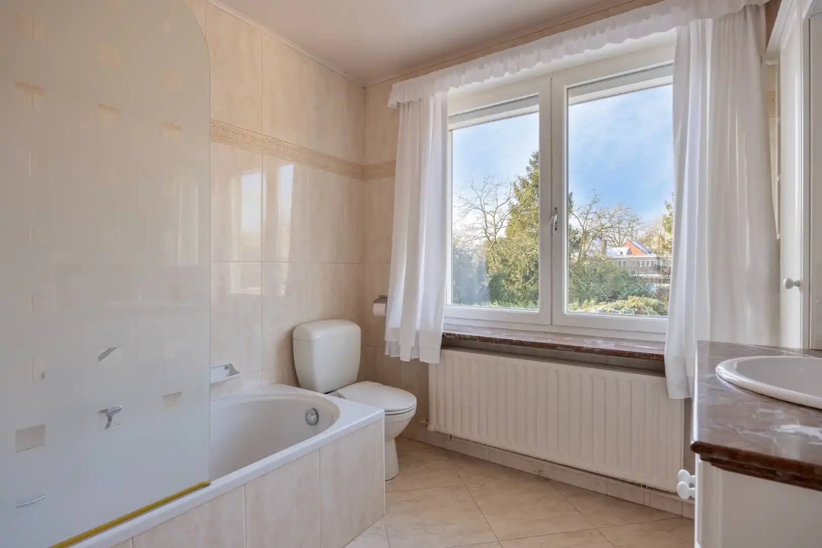 Charmante woning met 4 slpks gelegen op wandelafstand van het centrum !  foto 17
