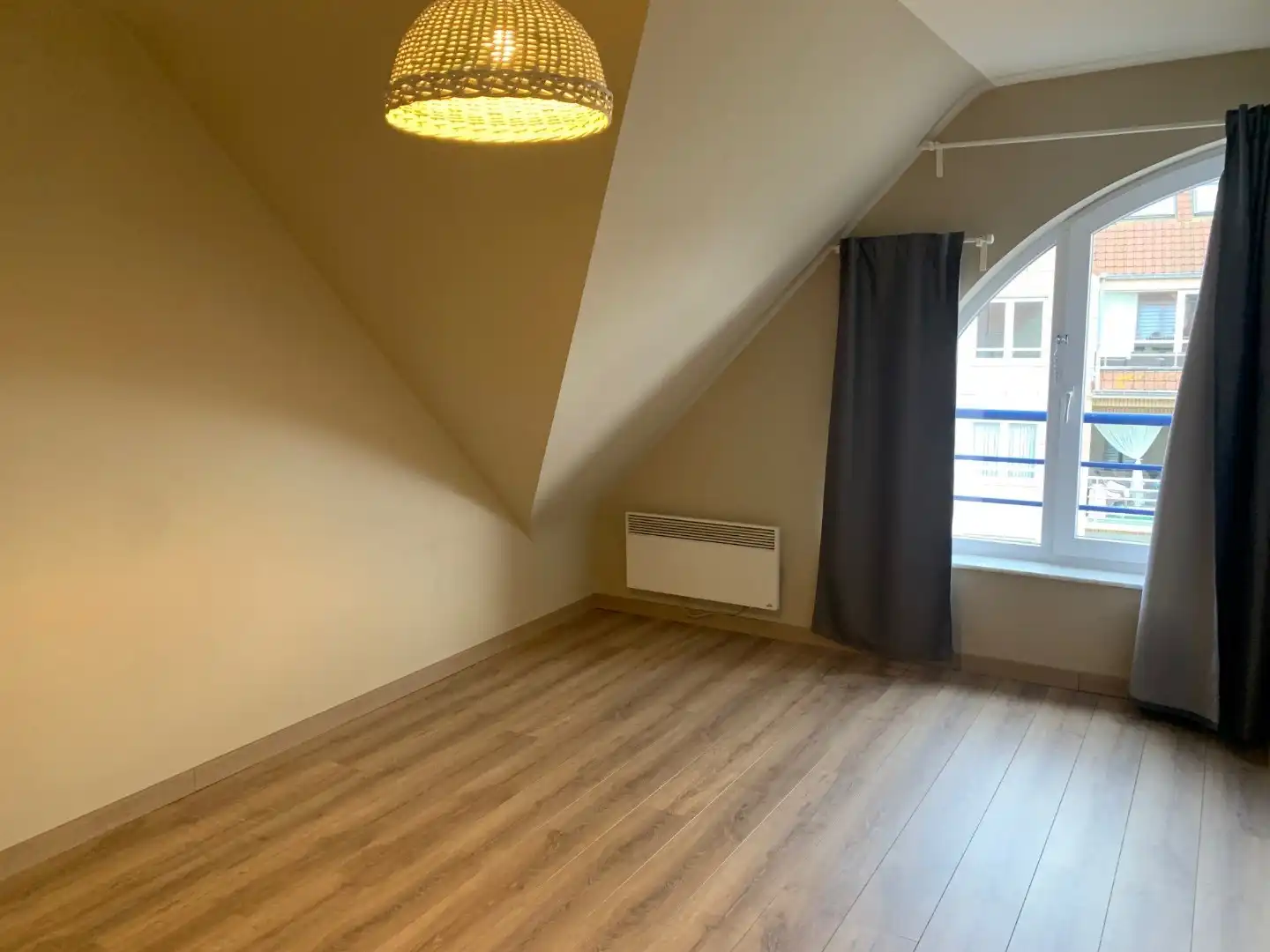 Ongemeubeld appartement met 1 slaapkamer - vlakbij alle winkels foto 7