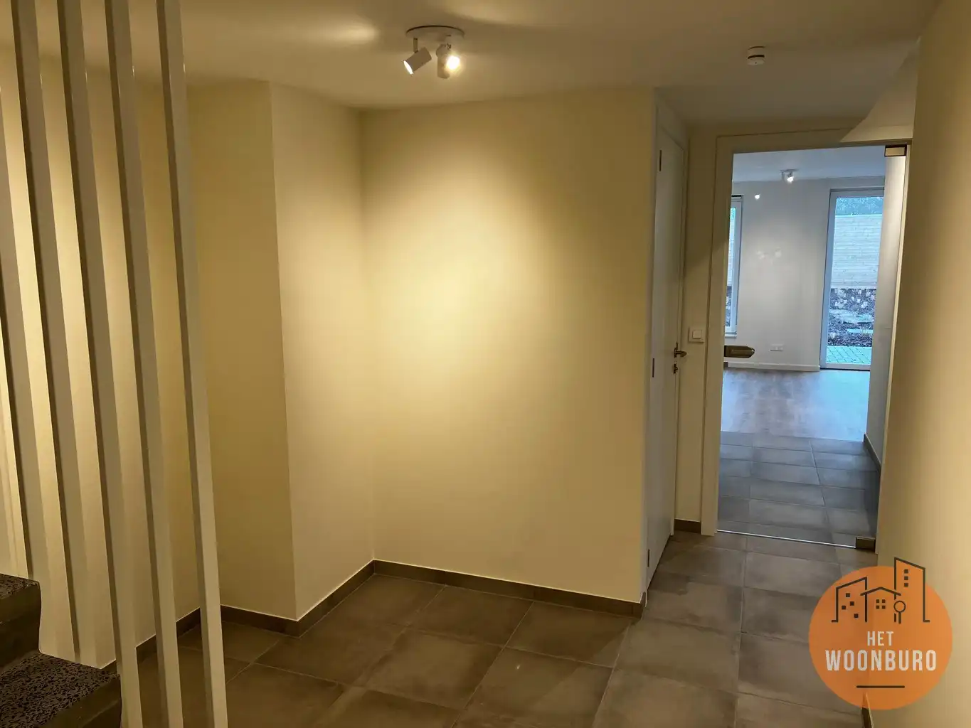 Nieuwbouw duplex met vrij beroepersruimte en 2 staanplaatsen foto 15