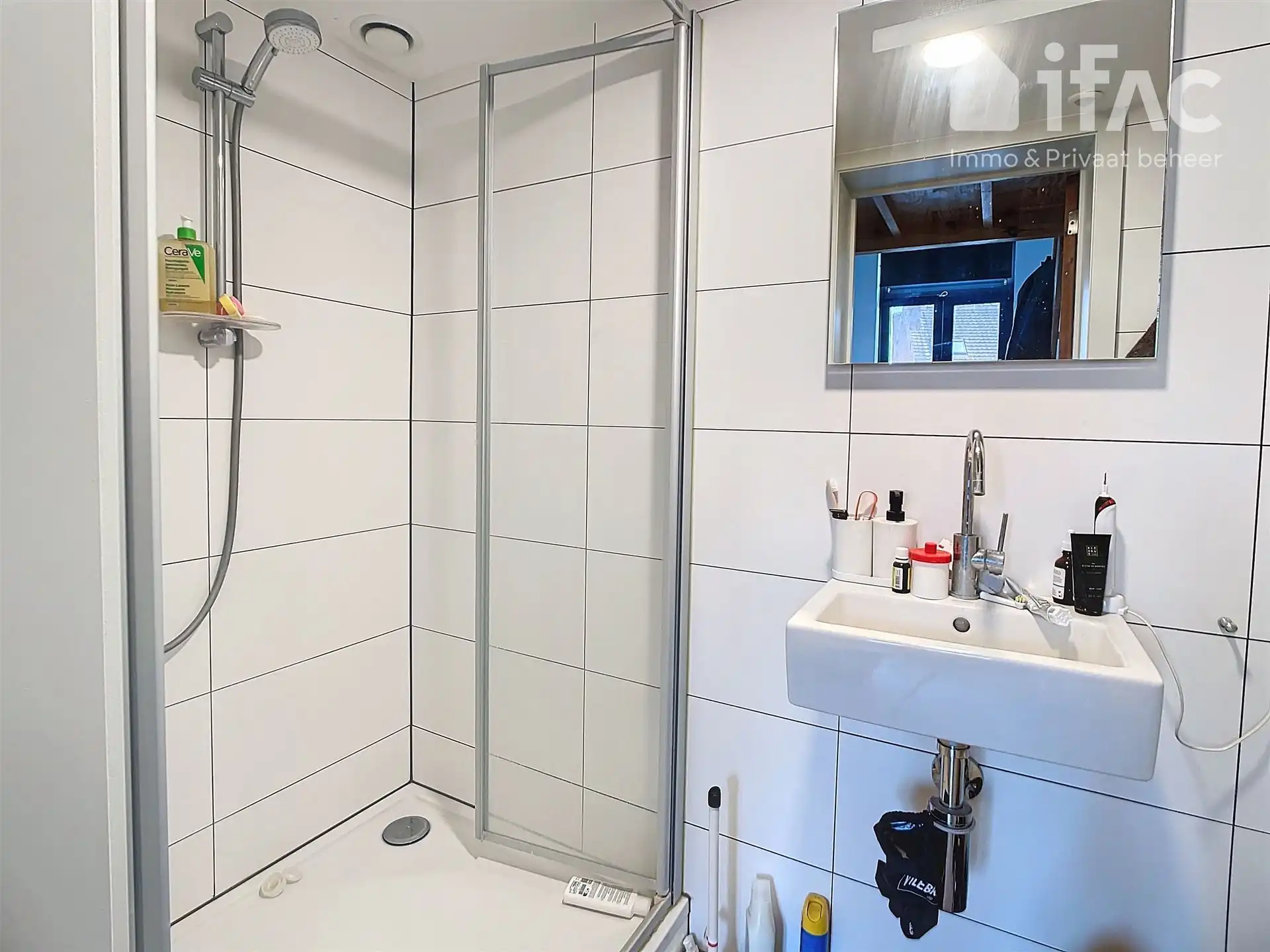 Opbrengsteigendom - Luxe studentenkamers en studio foto 16