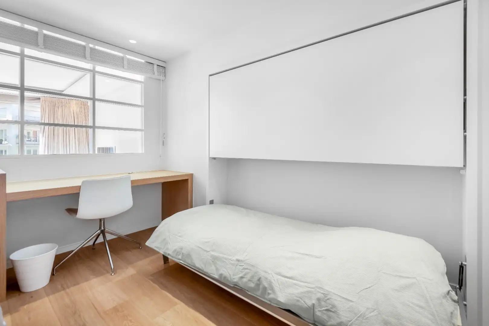 Zeer mooi vernieuwd gemeubeld 3-slaapkamer appartement met open zicht centraal gelegen op de Kustlaan in het Zoute. foto 17