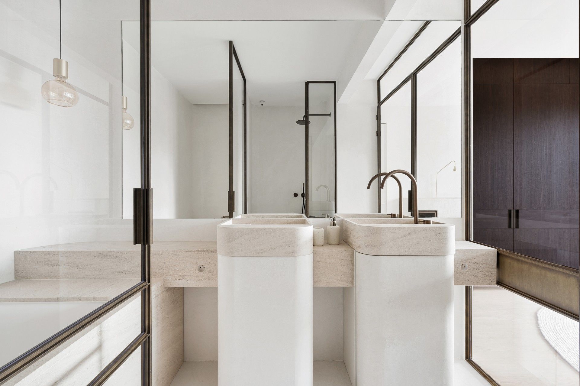 Exclusief en luxueus gerenoveerd appartement met frontaal zeezicht op topligging in Het Zoute foto 40