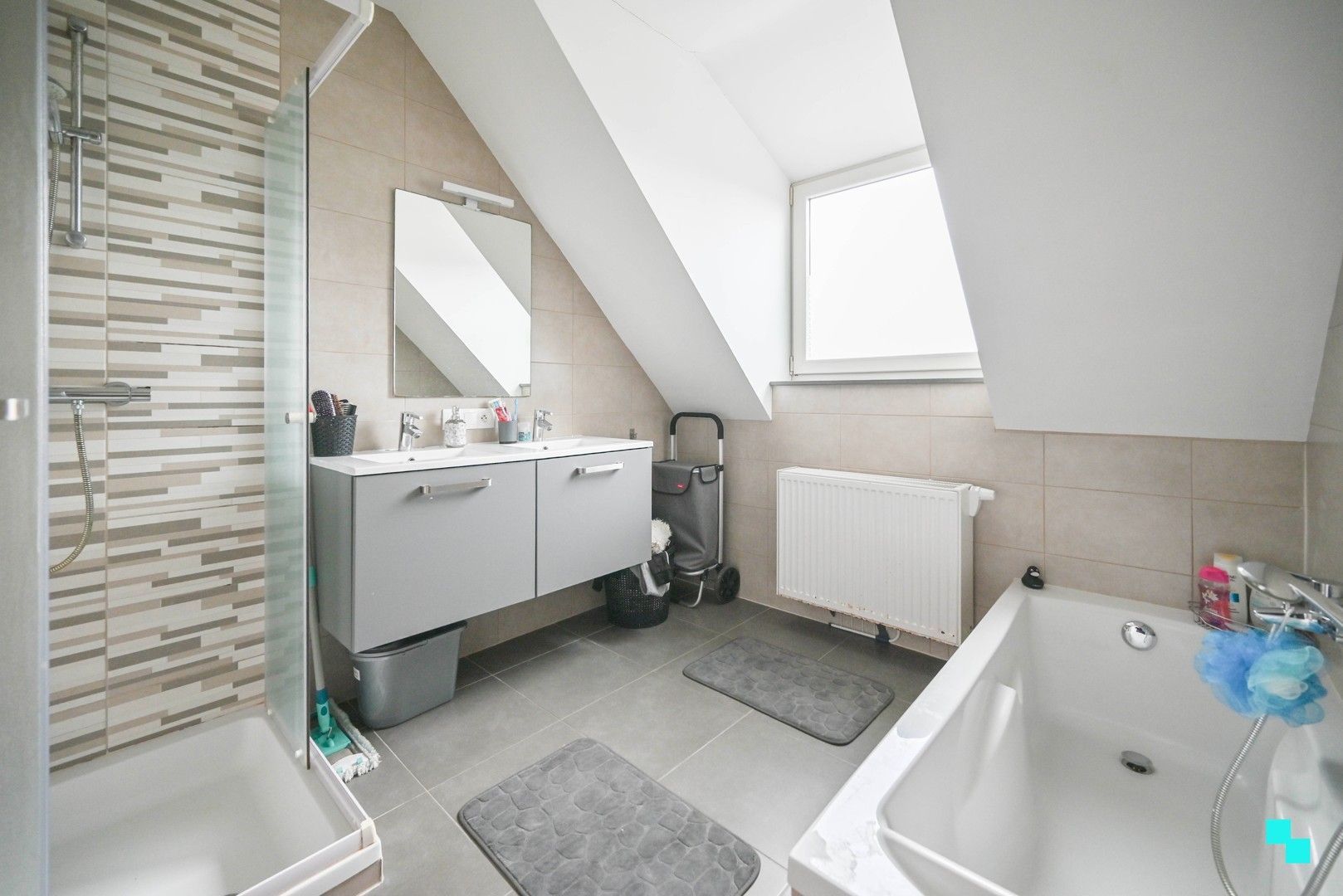 Duplexappartement nabij centrum Oostrozebeke foto 7