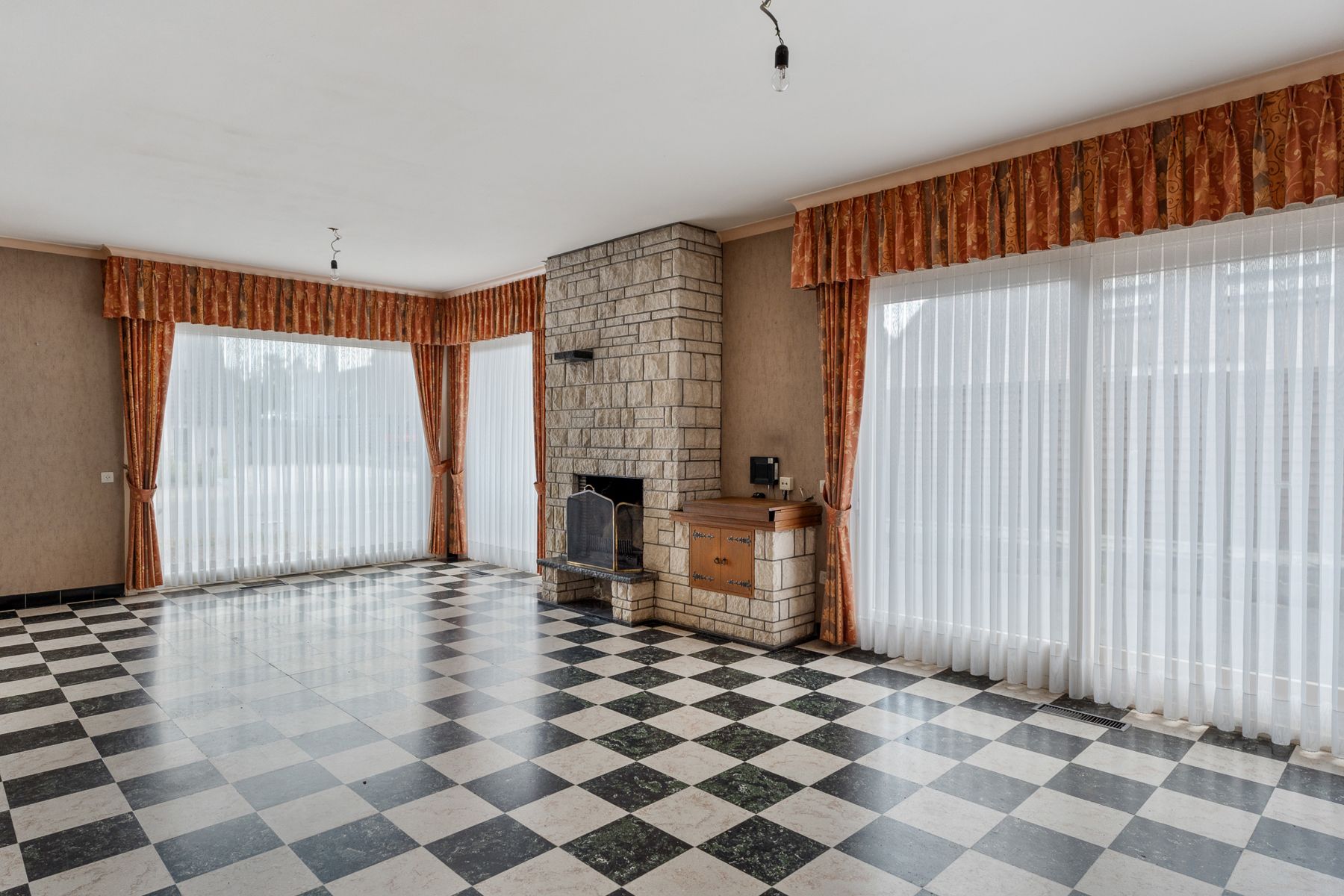 Woning met magazijn/atelier van 412 m² in Ingooigem foto 4