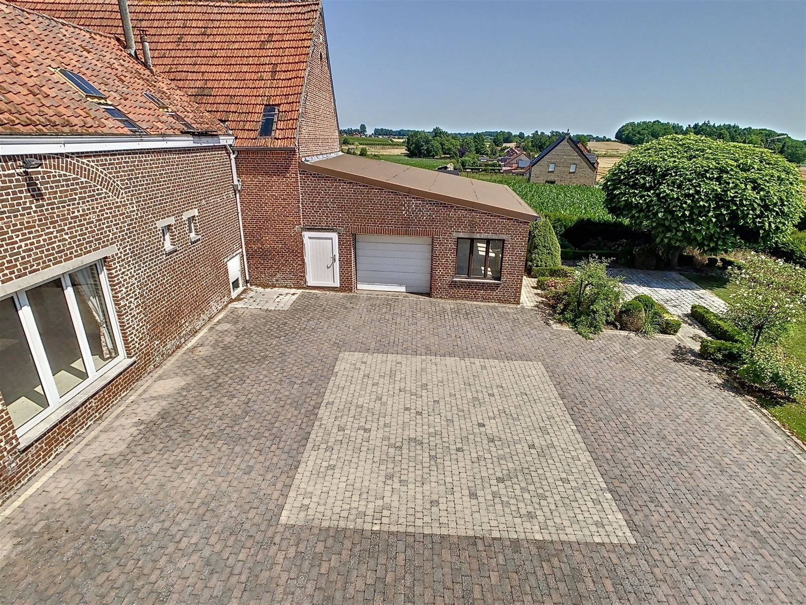 Karaktervolle vrijstaande woning, te renoveren, grote schuur, opp 15a 37ca foto 29