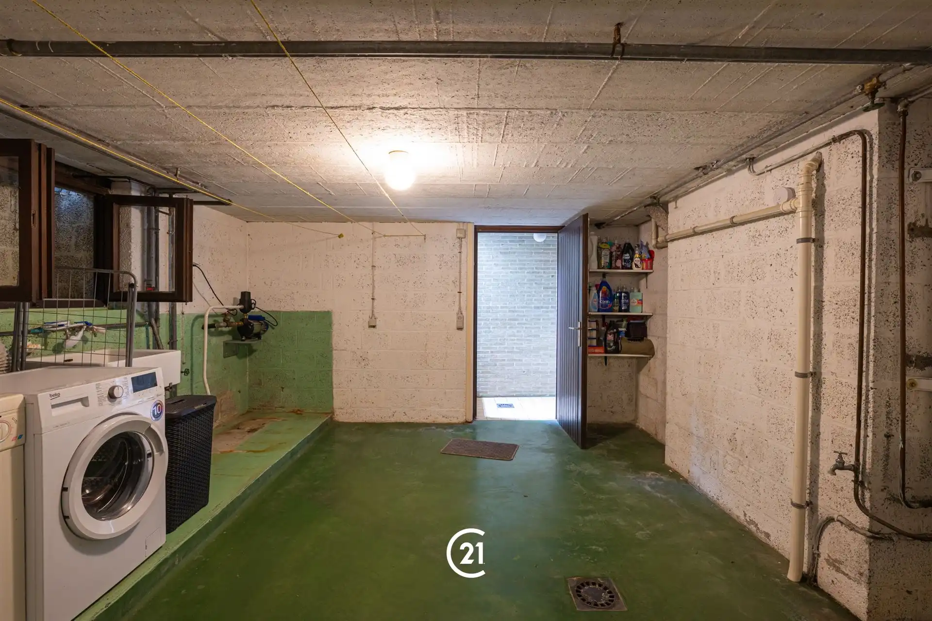 Instapklare woning met garage en prachtig groen uitzicht foto 18