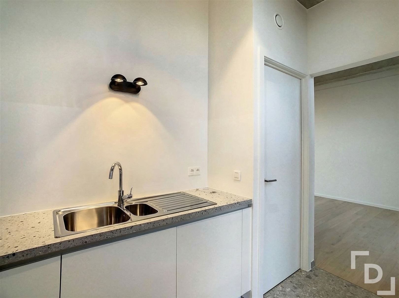 Nieuwbouwappartement in hartje Ieper foto 8