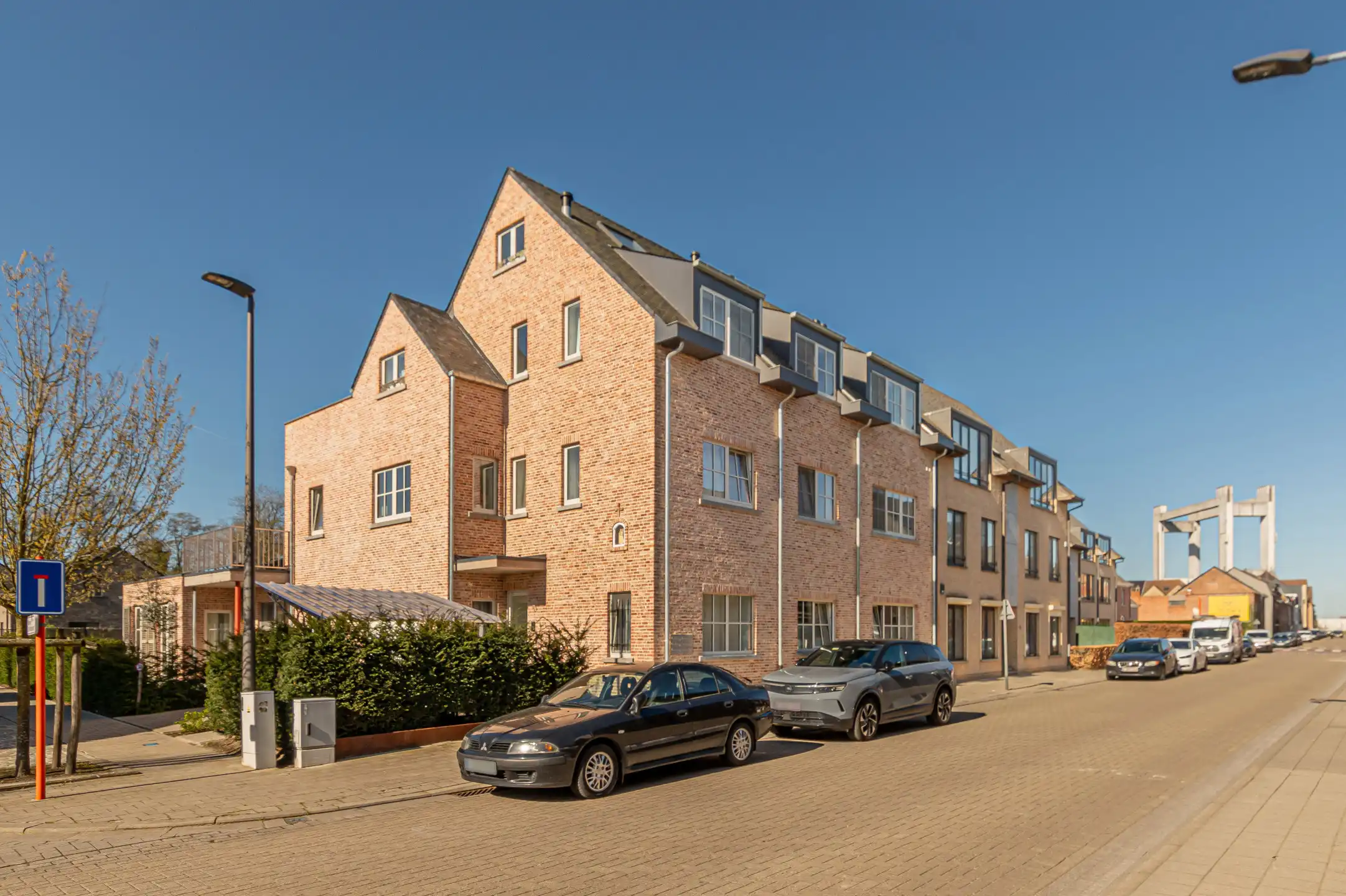 Modern en ruim 1 slpk app met zonnig terras en staanplaats! foto 13