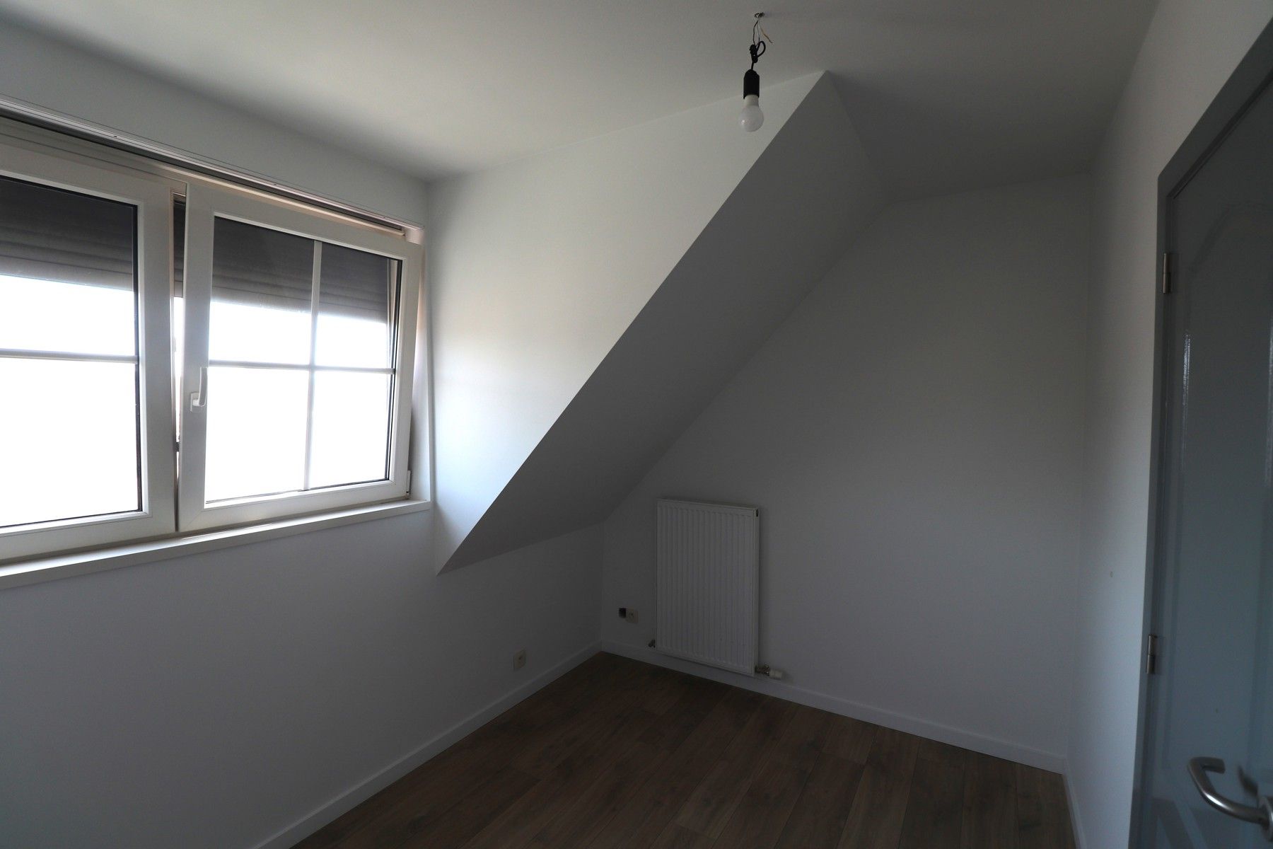 Een appartement op de derde verdieping links met 3 slaapkamers, terras en autostaanplaats. foto 10