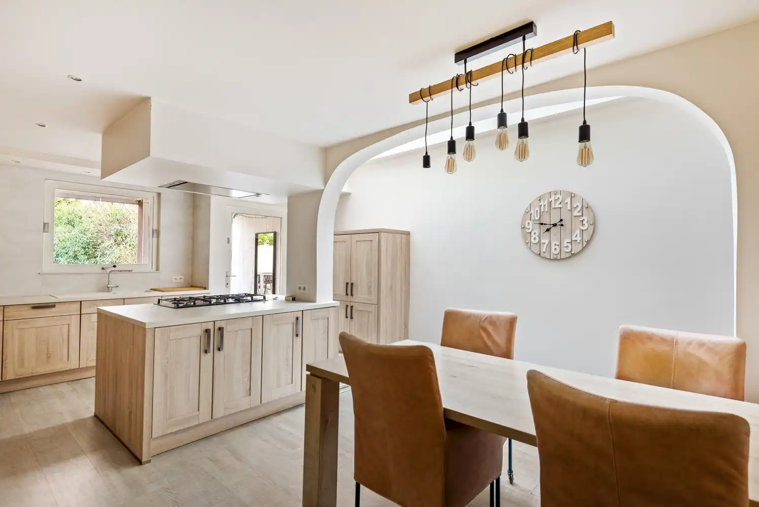 Huis met 4 slaapkamers en tuin te Hoboken! foto 5