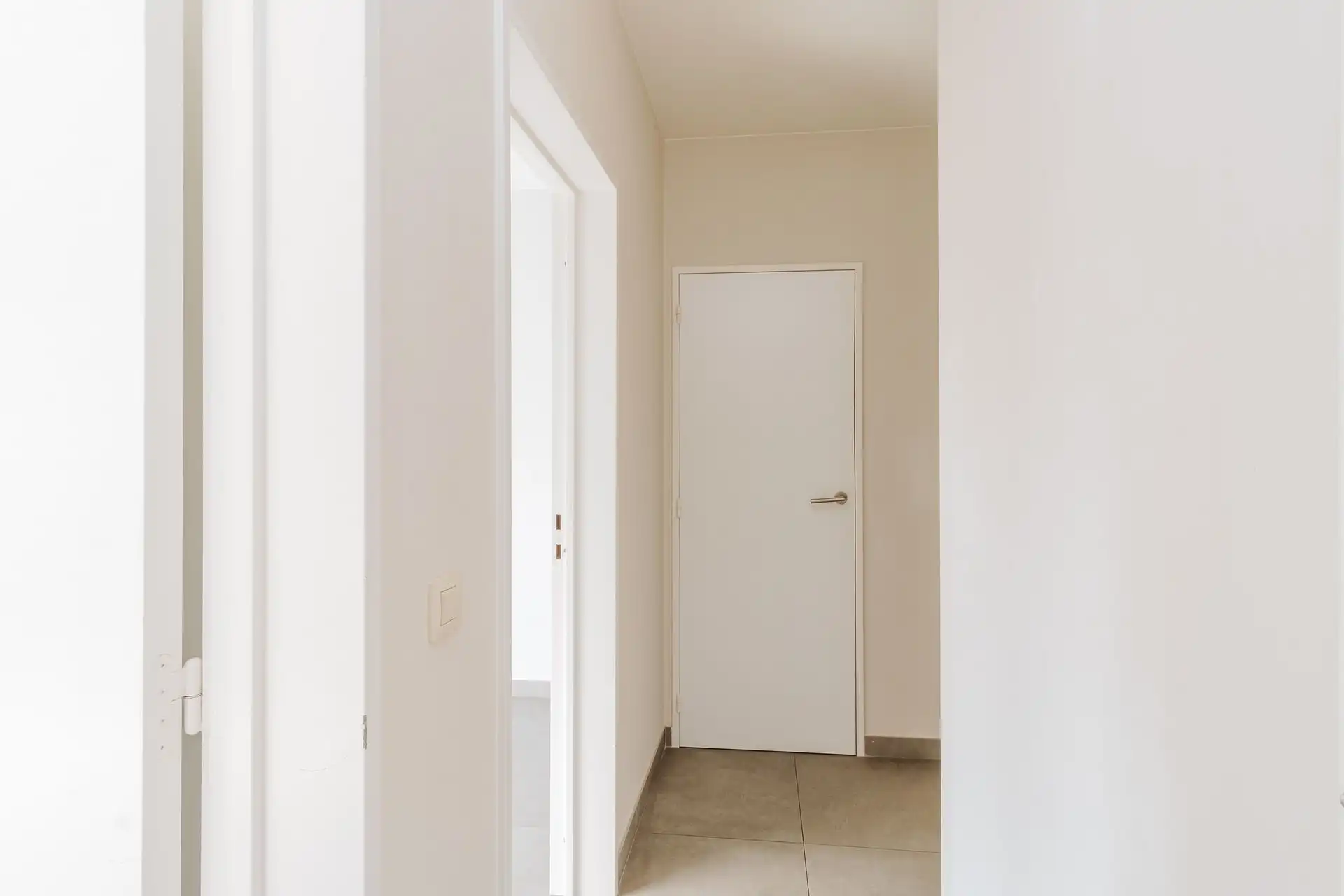 Twee slaapkamer appartement met terras en autostaanplaats foto 6
