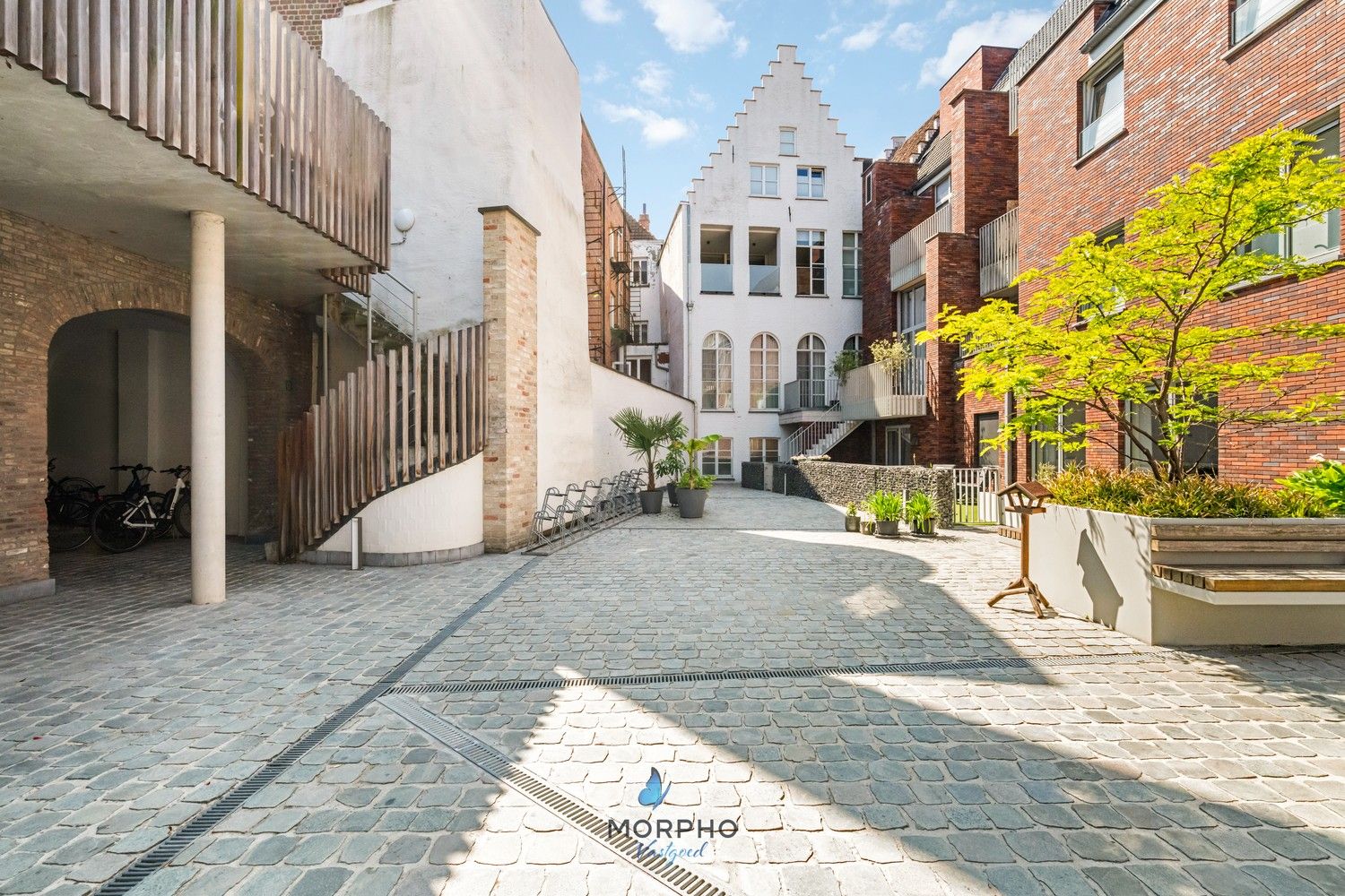 High-end triplexappartement in hartje Brugge – Licht, luxe en leefcomfort in residentie Augustijnenhof foto 16