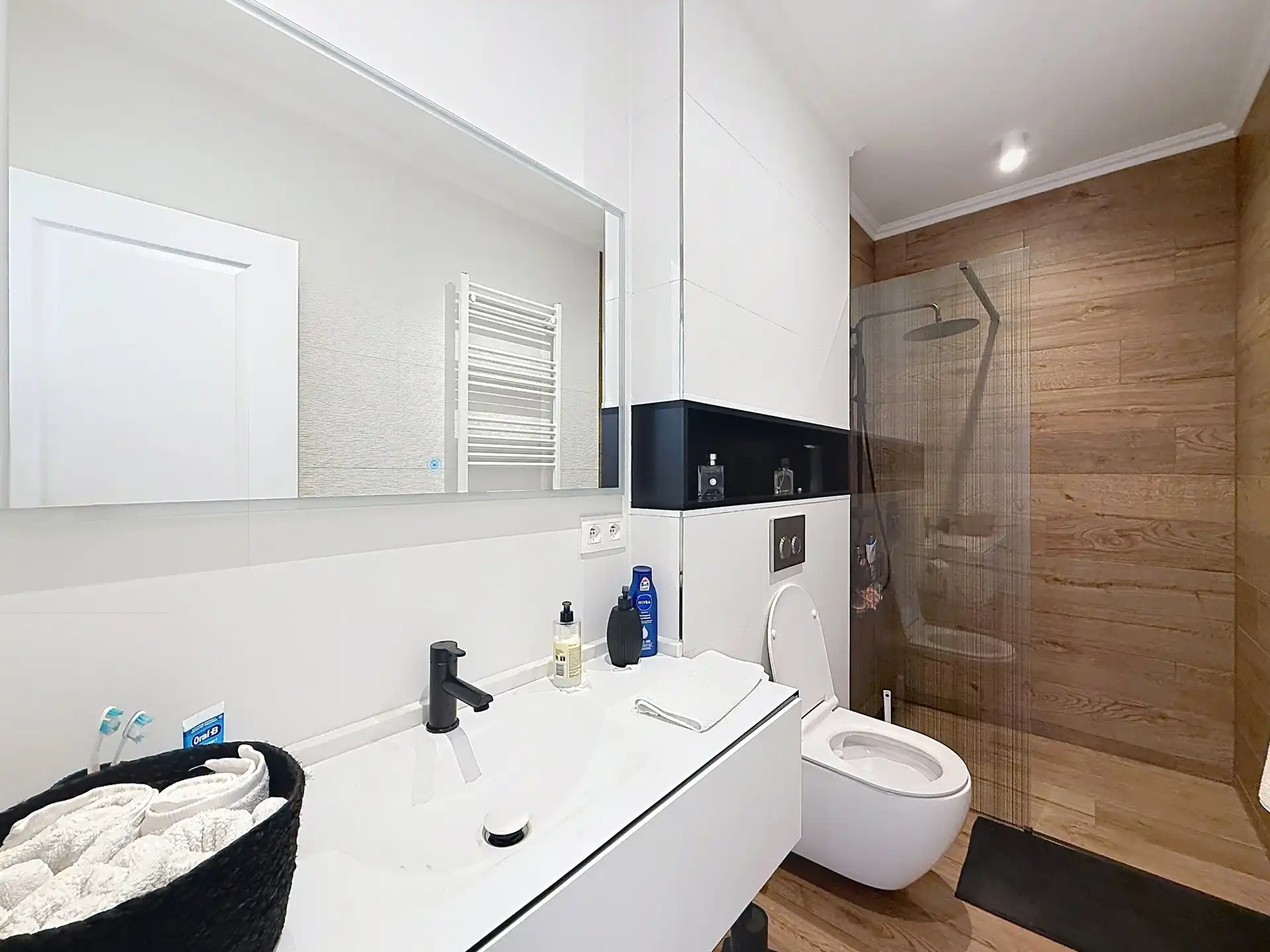 3-gevels huis met 3 slaapkamers en een tuin foto 8