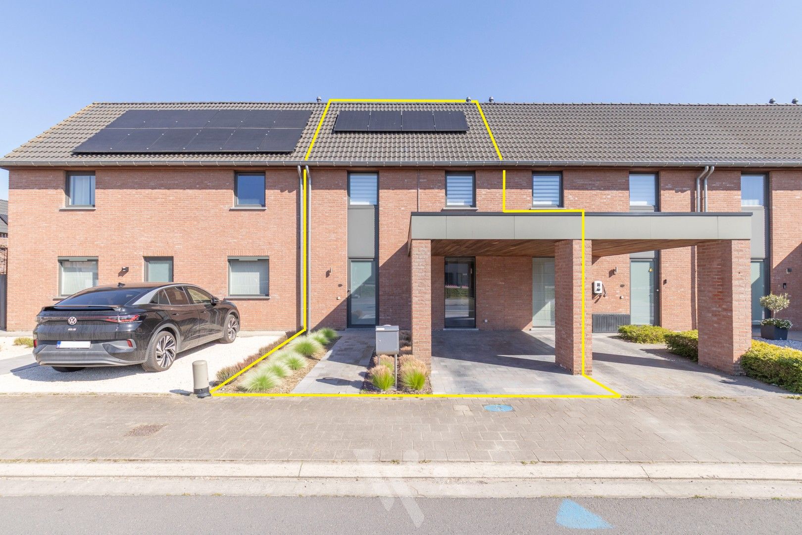 Woning met 3 slpks, tuin en carport foto 2
