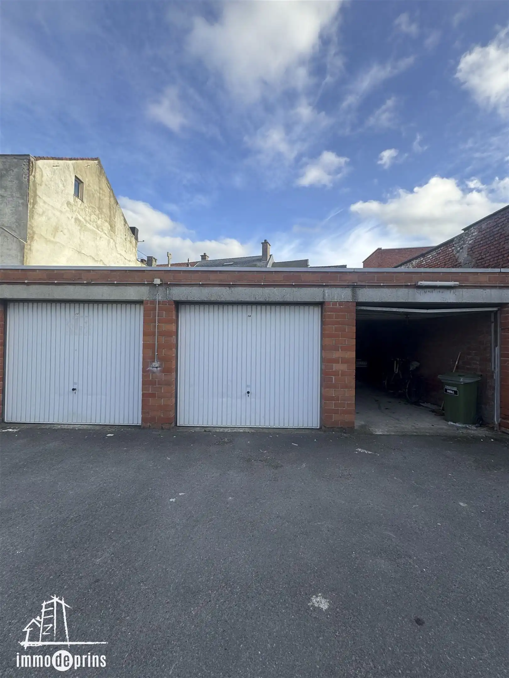 12 Garages opbrengsteigendom foto 4