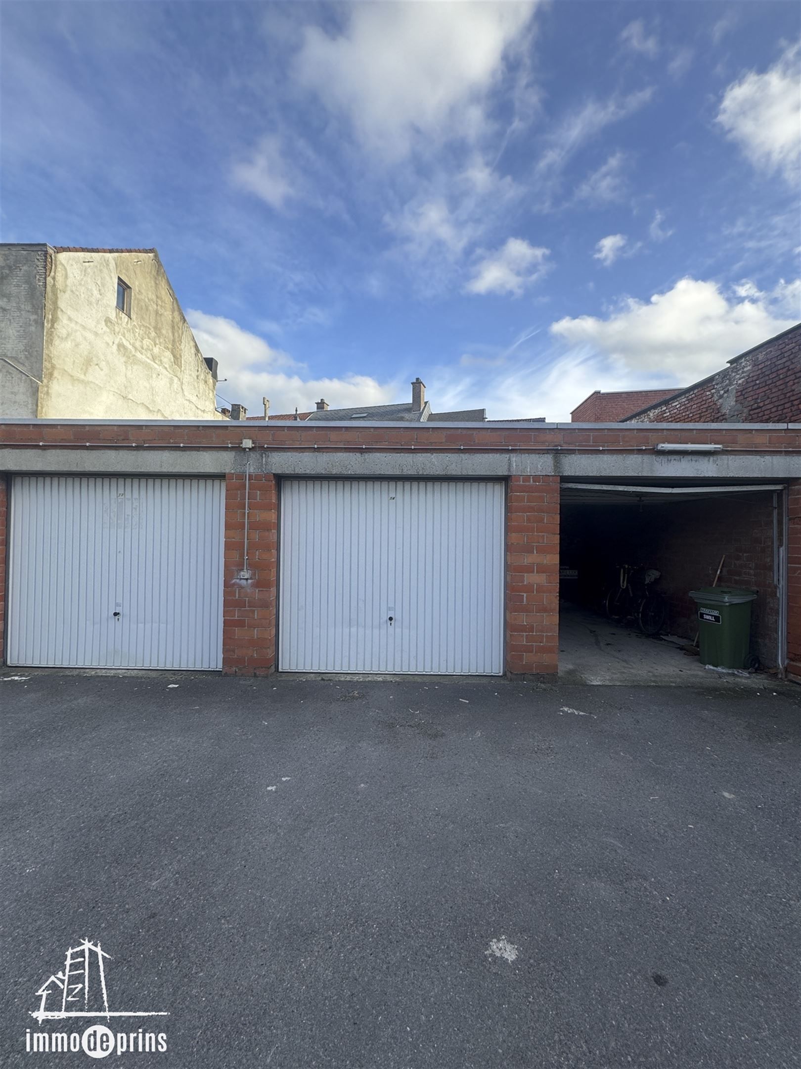 12 Garages opbrengsteigendom foto 4