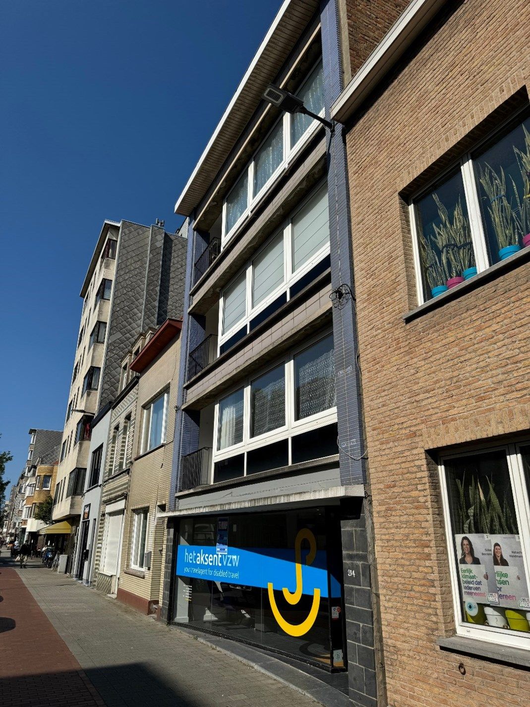 Volledig gerenoveerd appartement met bijhorend handelspand foto 24