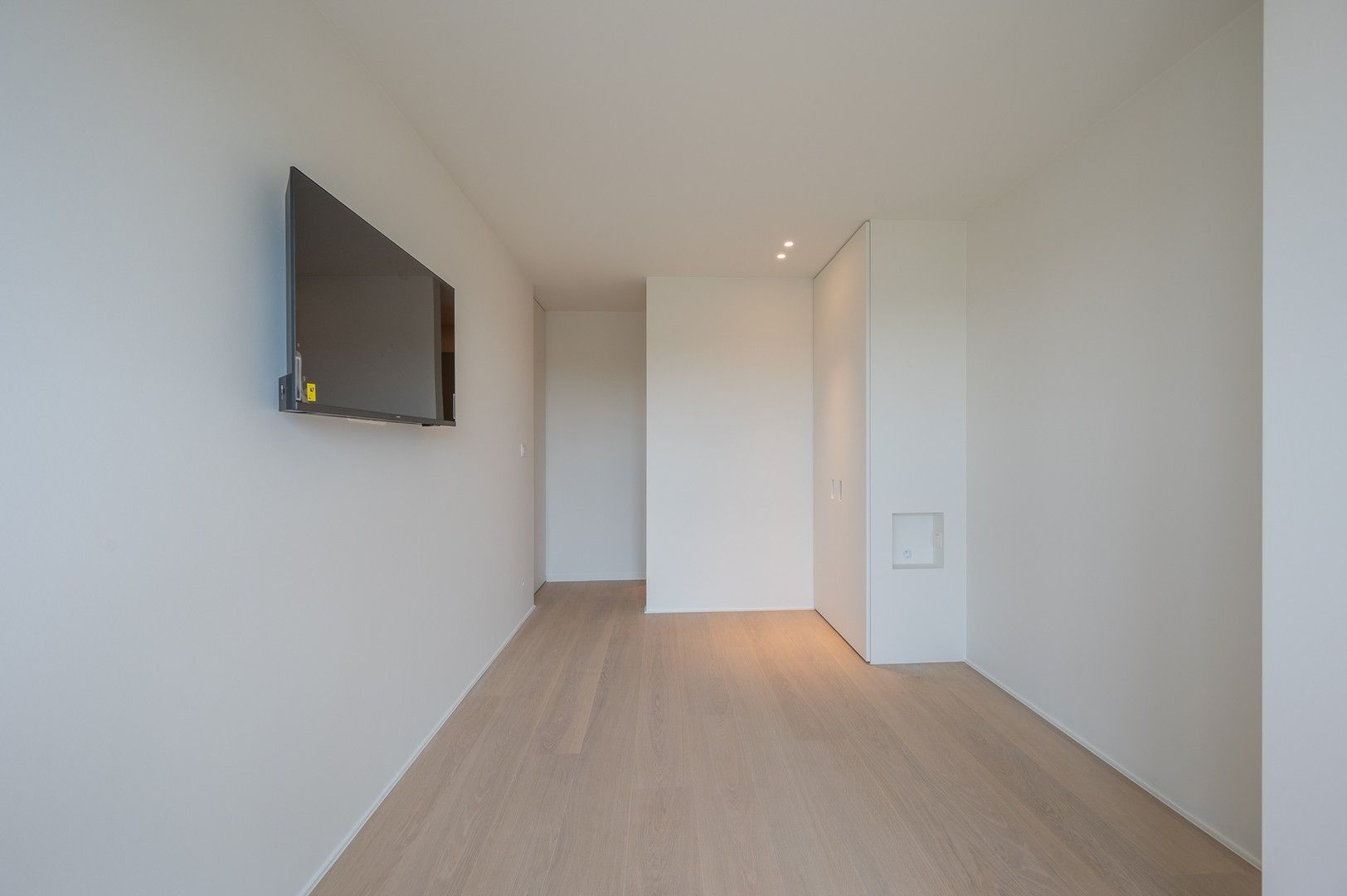 Magnifiek appartement op de wandeldijk in het Zoute, met adembenemend frontaal zeezicht. foto 13