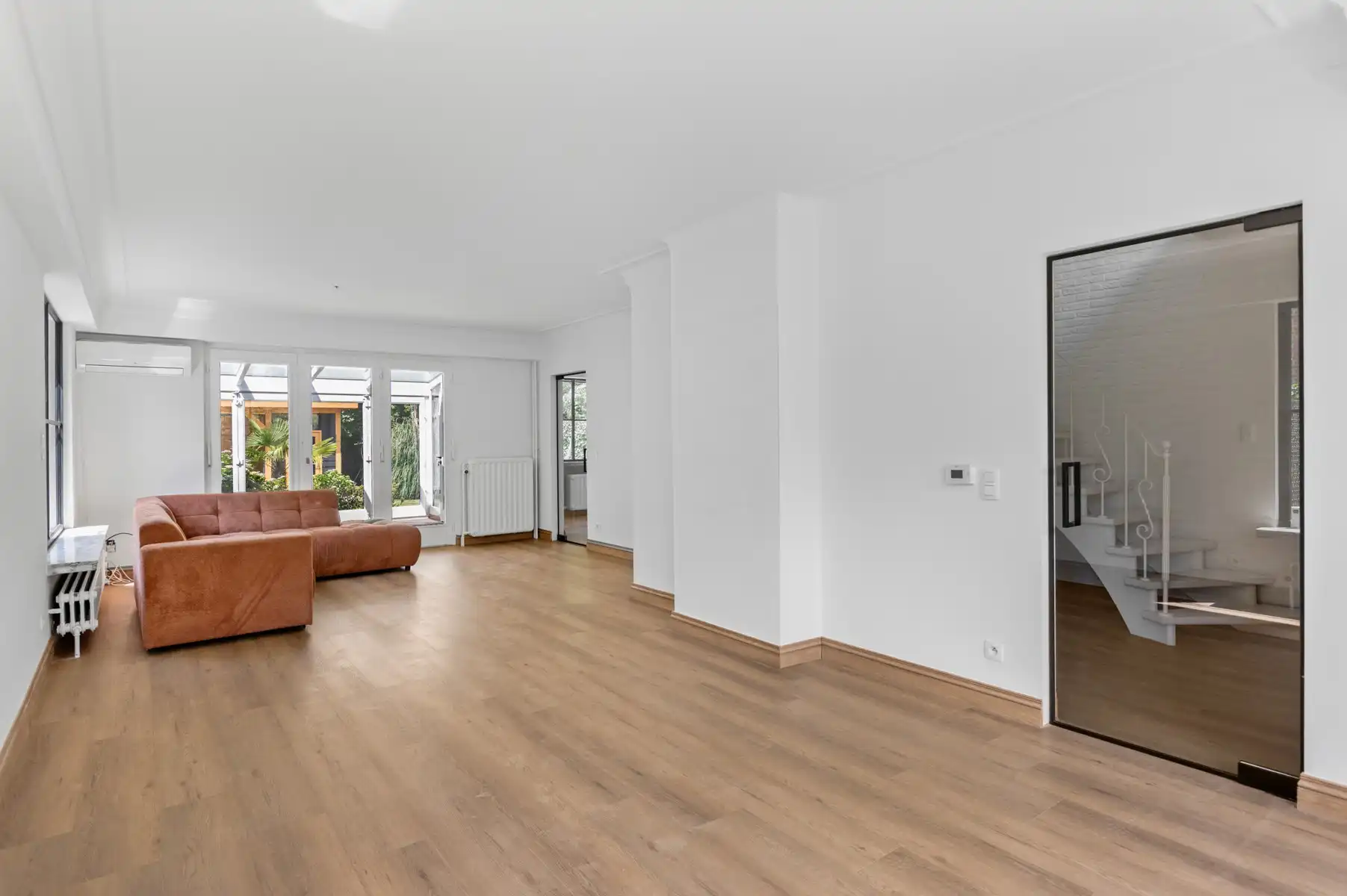Charmante gerenoveerde woning met 3 slaapkamers in het gegeerde Hertebos foto 5