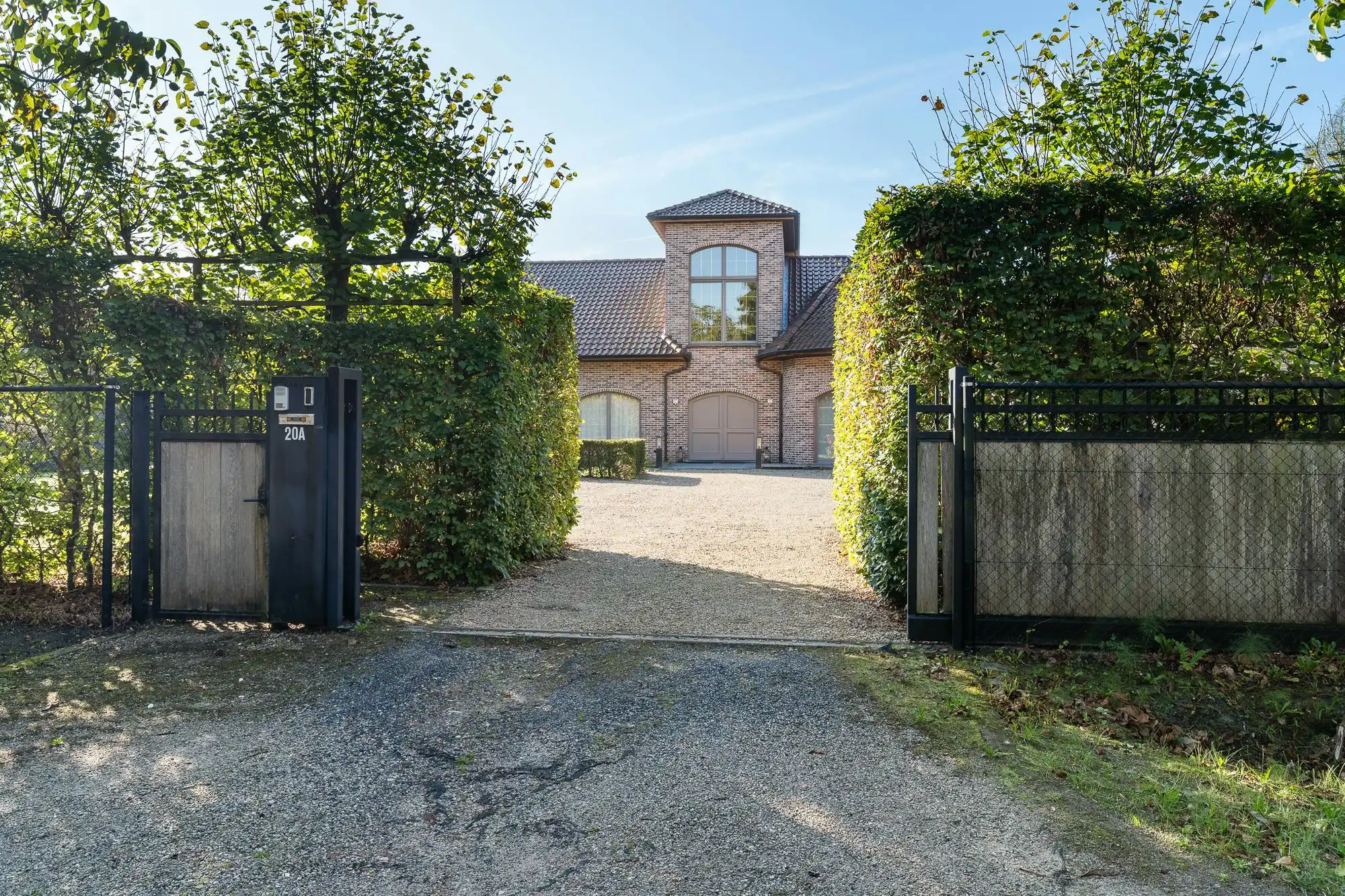 residentieel gelegen villa op 3490 m² te koop in Lichtaart foto 2