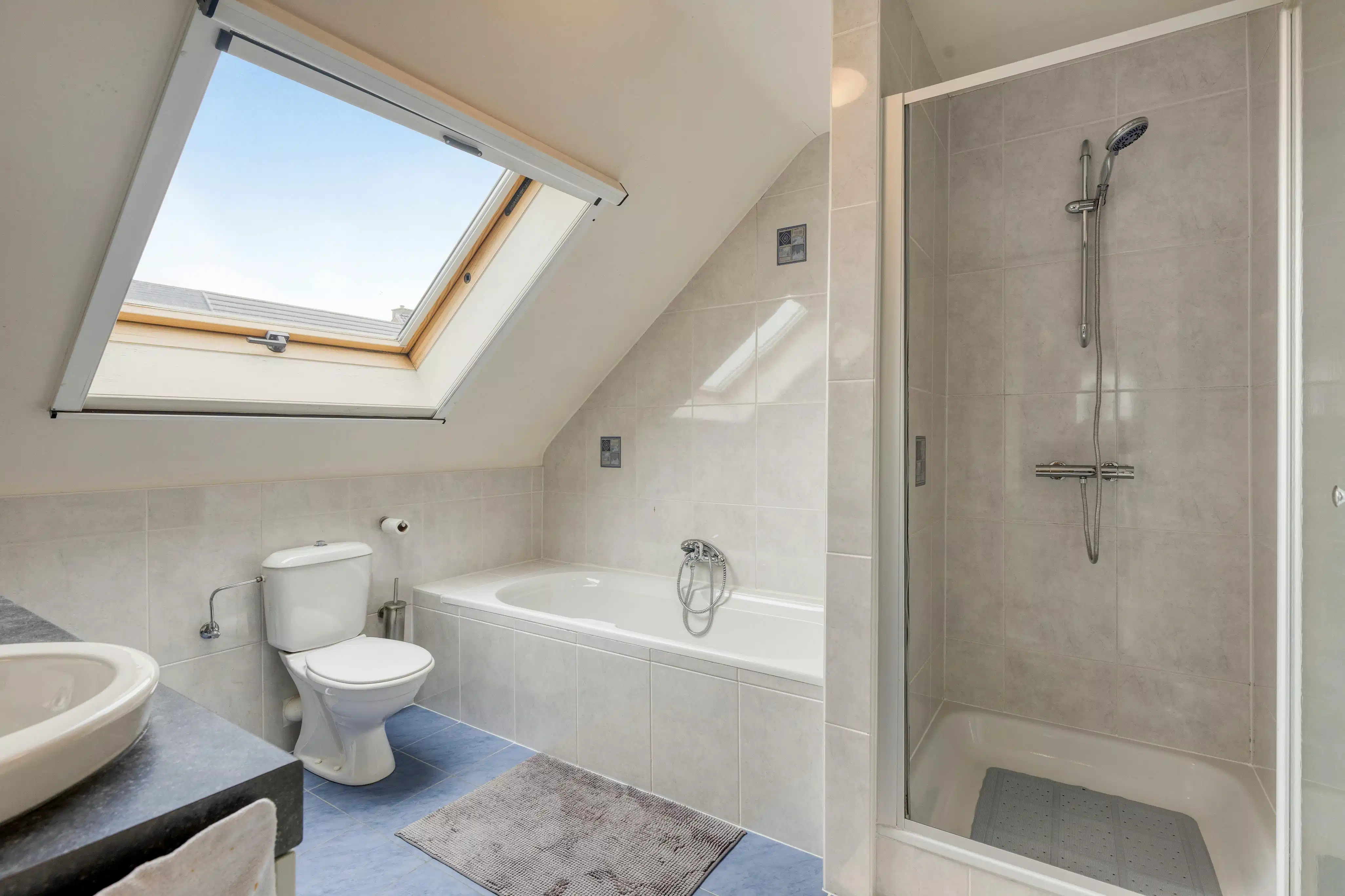 Instapklaar halfopen huis met 4 kamers te koop in Waregem foto 16