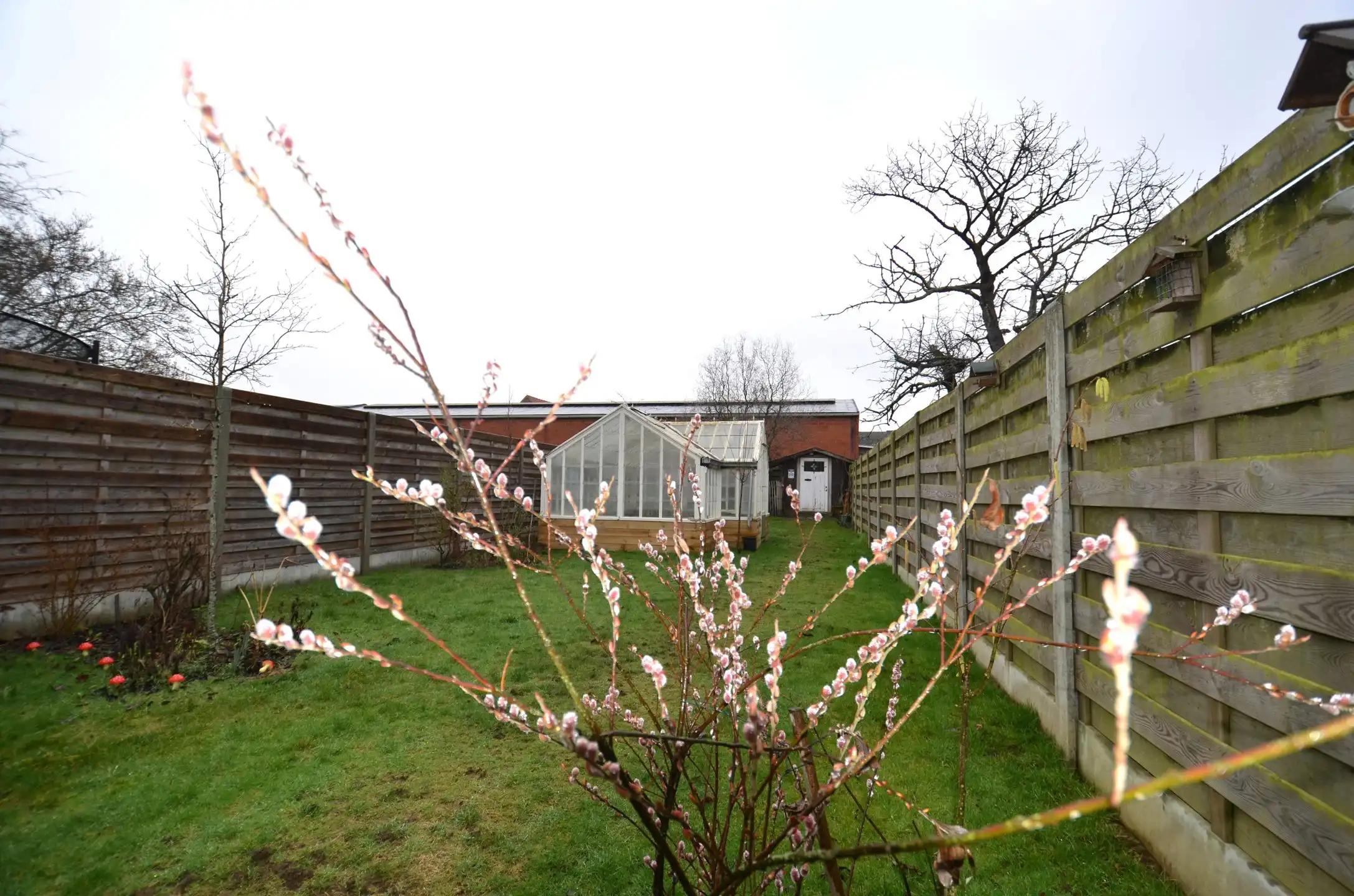 Ruime karaktervolle rijwoning foto 23