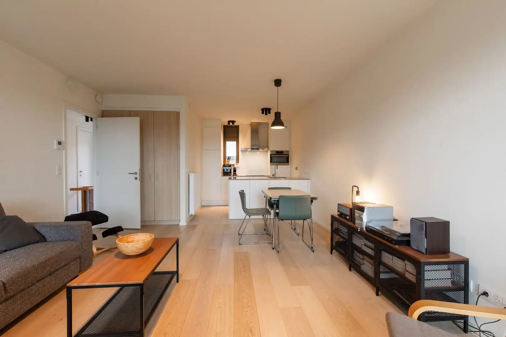 Zeer recent woon- of investeringsappartement foto {{pictureIndex}}