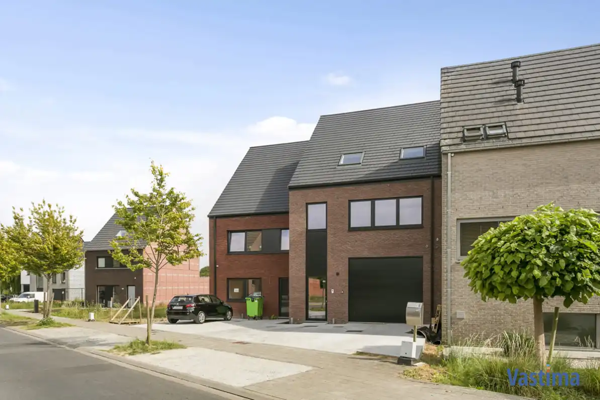 Rustig gelegen nieuwbouwappartement met 3 slaapkamers en staanplaats foto {{pictureIndex}}