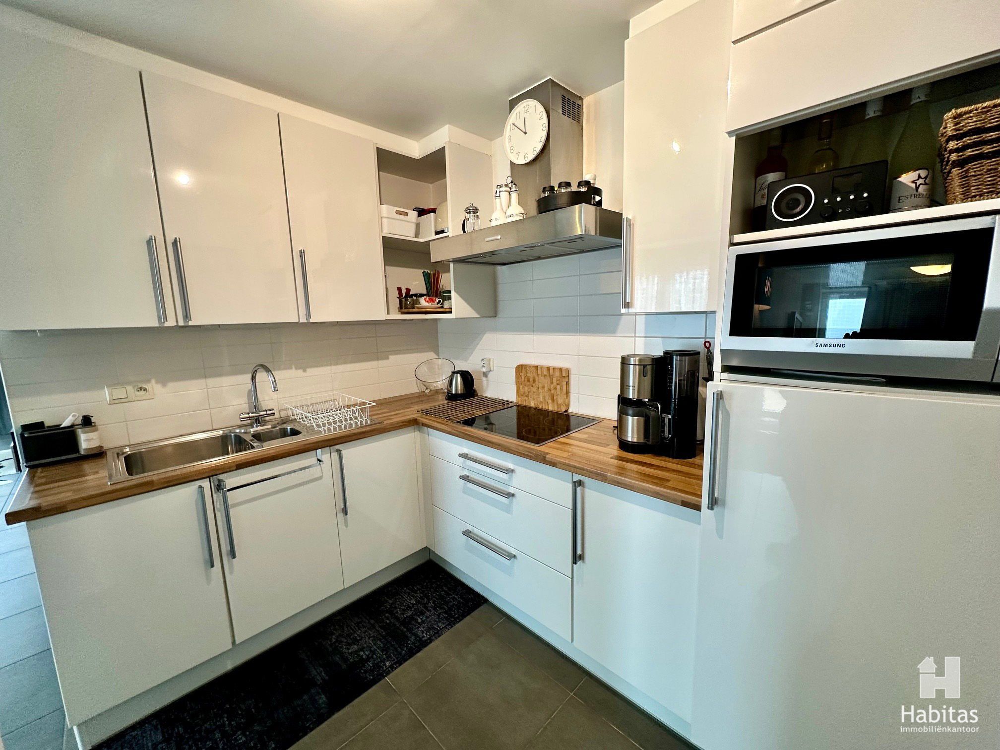  ruim, volledig gemeubeld in instapklaar appartement foto 5