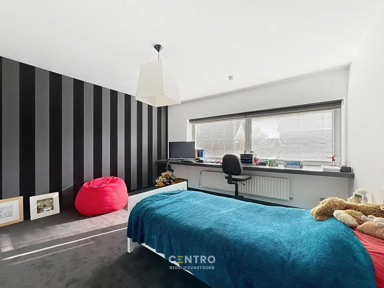 Luxueuze woning (4 slpks) + ruime showroom (of winkel, praktijkruimte, diensten, vrij beroep,...) met kantoor te Hooglede! foto 29