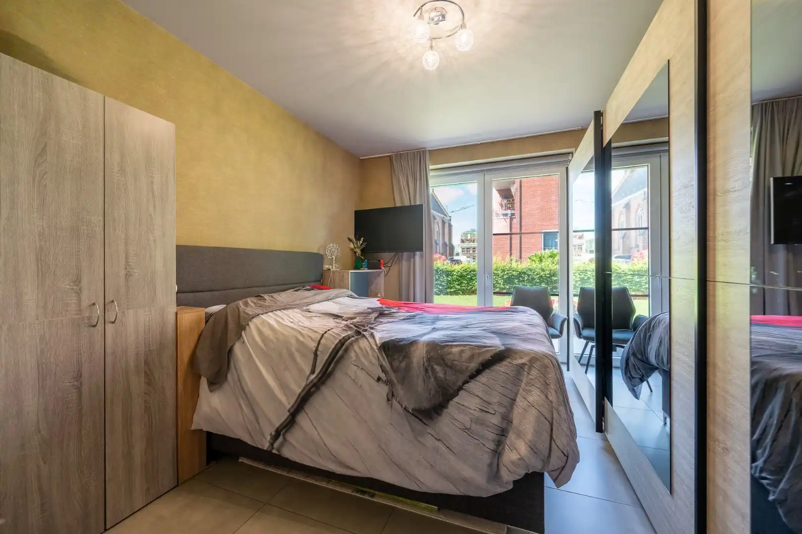 Ruim, lichtrijk gelijkvloers appartement met 3 slaapkamers, garage en zonnige tuin te Beselare foto 15