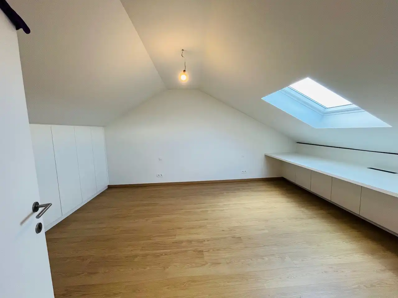 Prachtig 3-slaapkamerappartement met staanplaats in het voormalige gemeentehuis van Vleteren foto 13