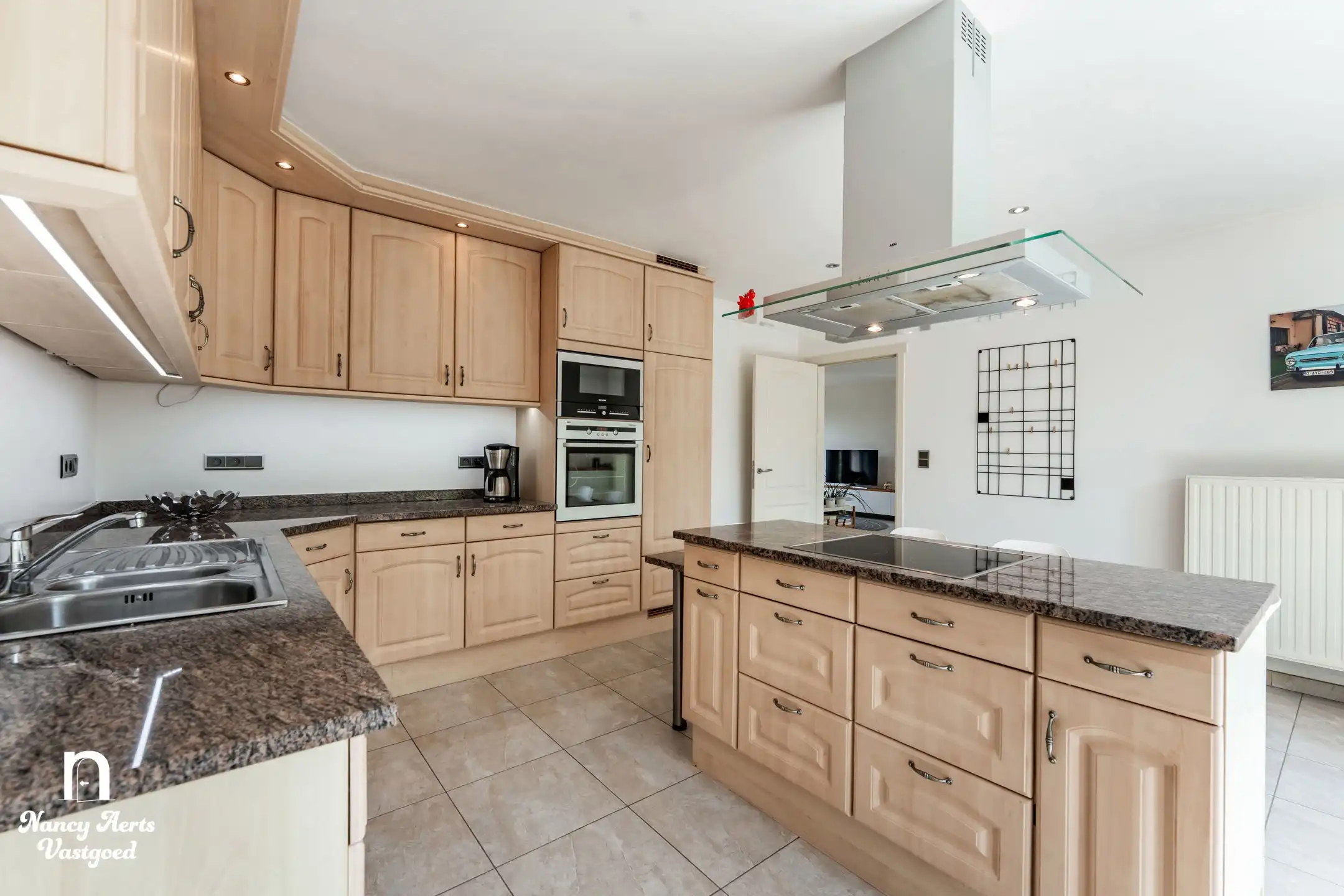 Ruime instapklare woning met prachtige tuin en 4 slaapkamers foto 6