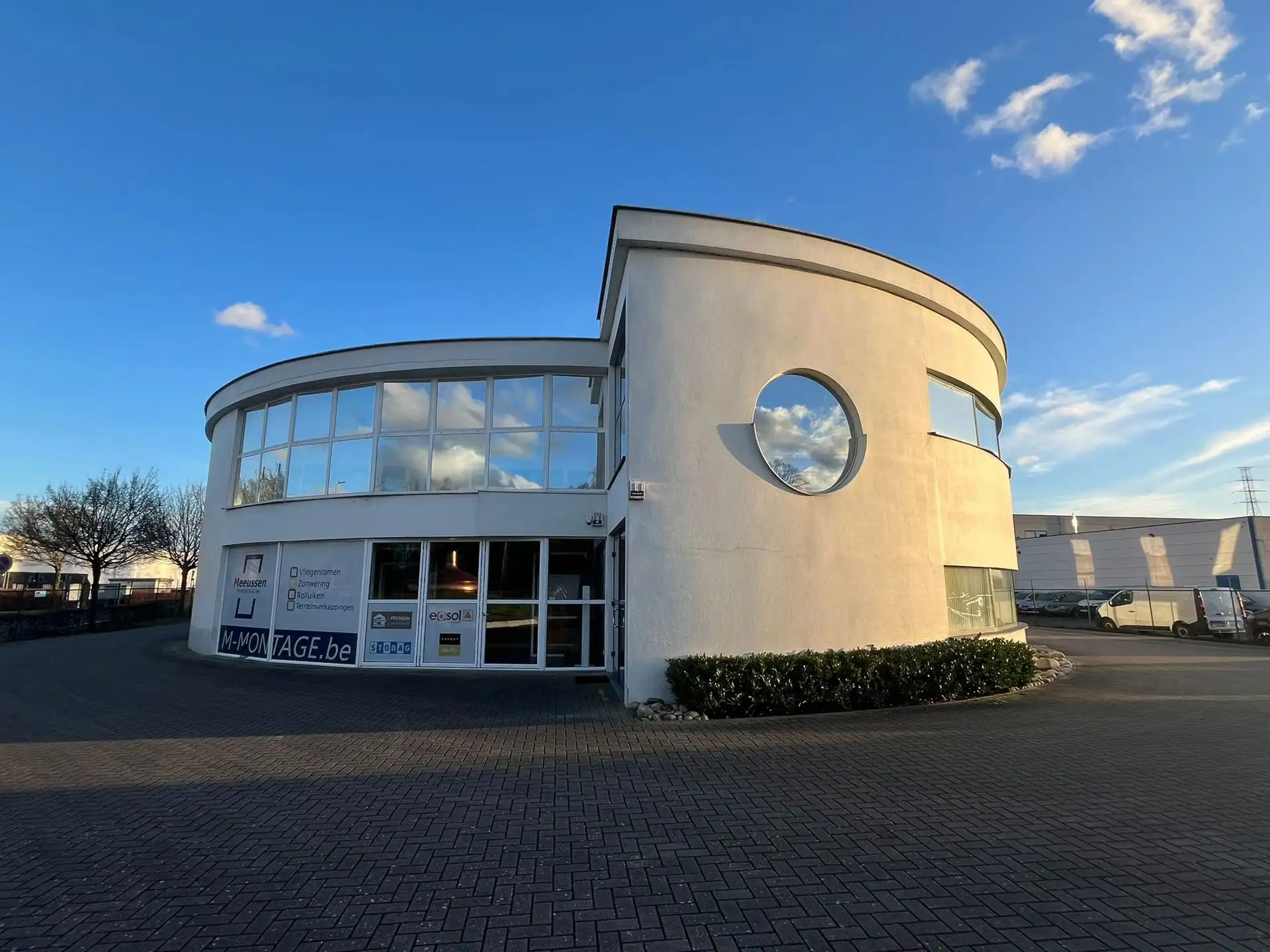 Kantoor te huur foto {{pictureIndex}}