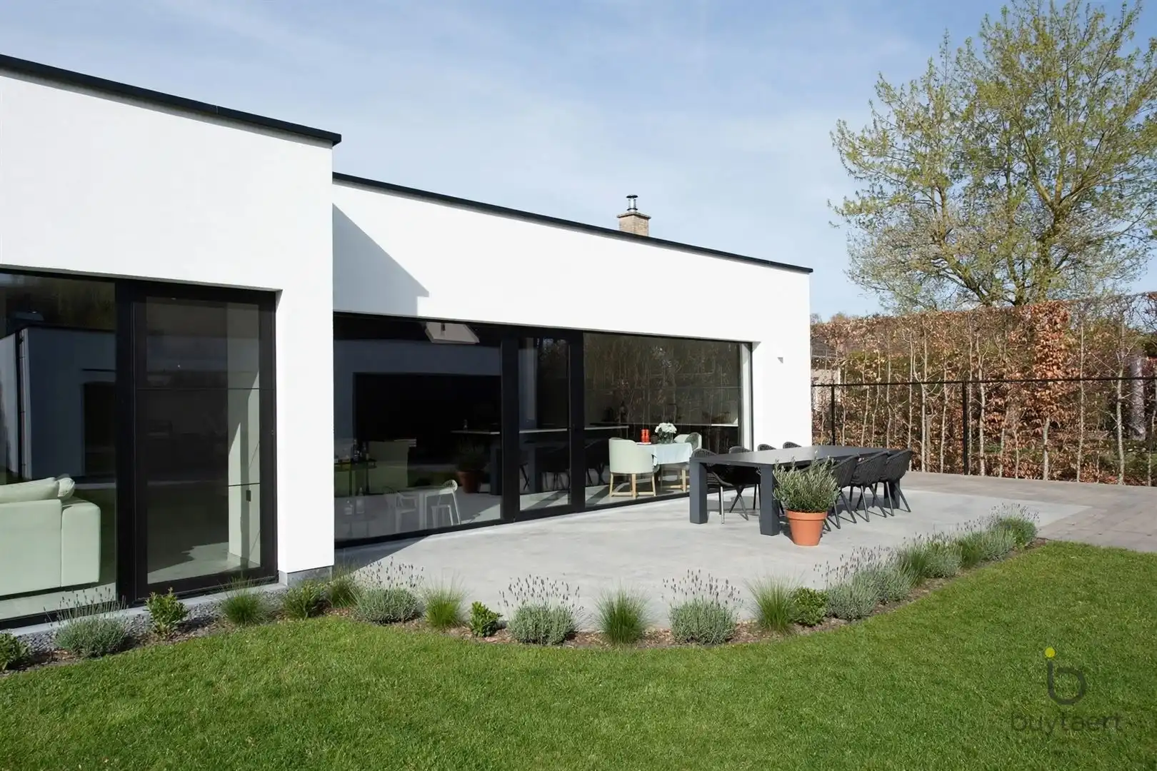 Knappe GELIJKVLOERSE villa + bijgebouw te Halle! foto 49
